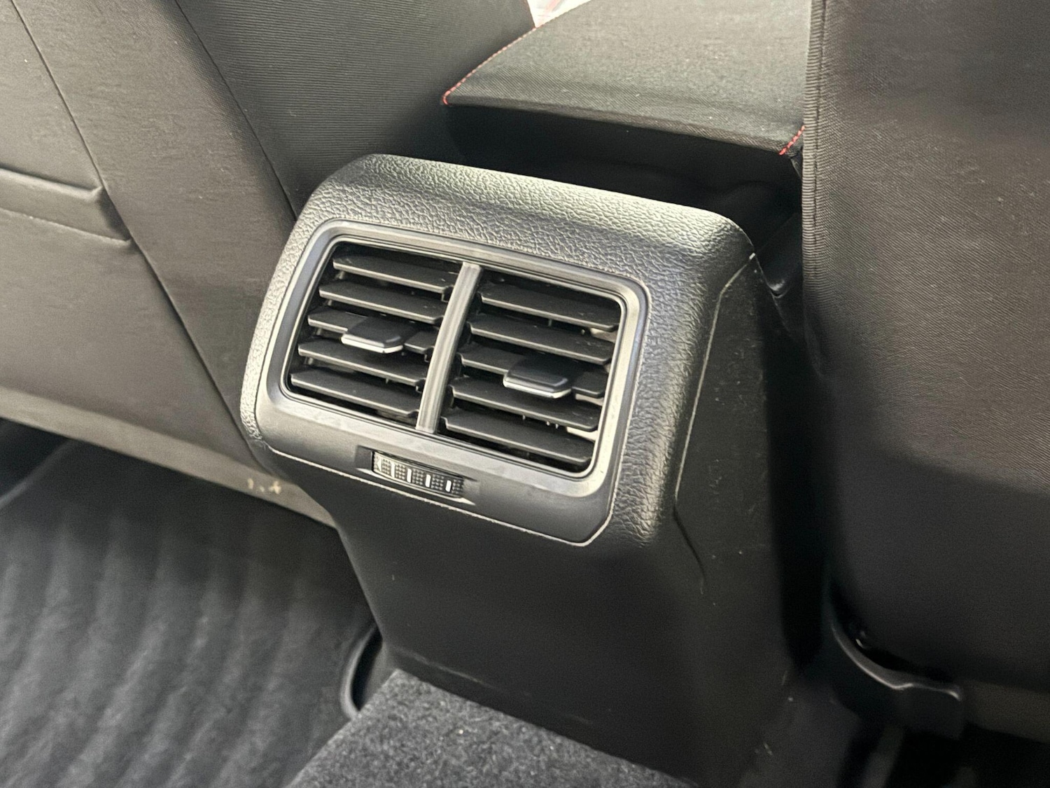 Used Volkswagen Golf for sale - 77305004: Photo 40