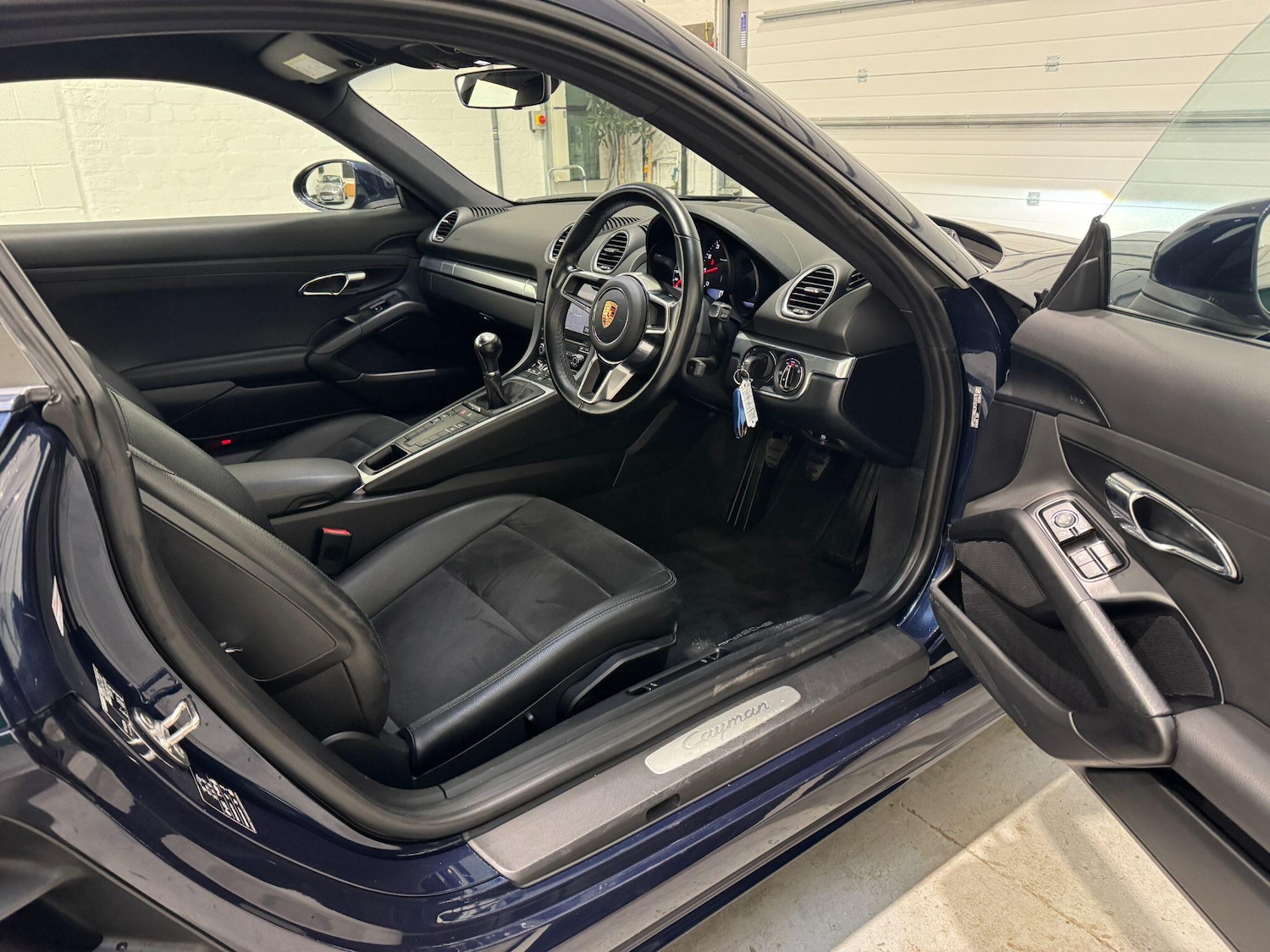 Used Porsche Cayman 2017 for sale - 77120547: Photo 54