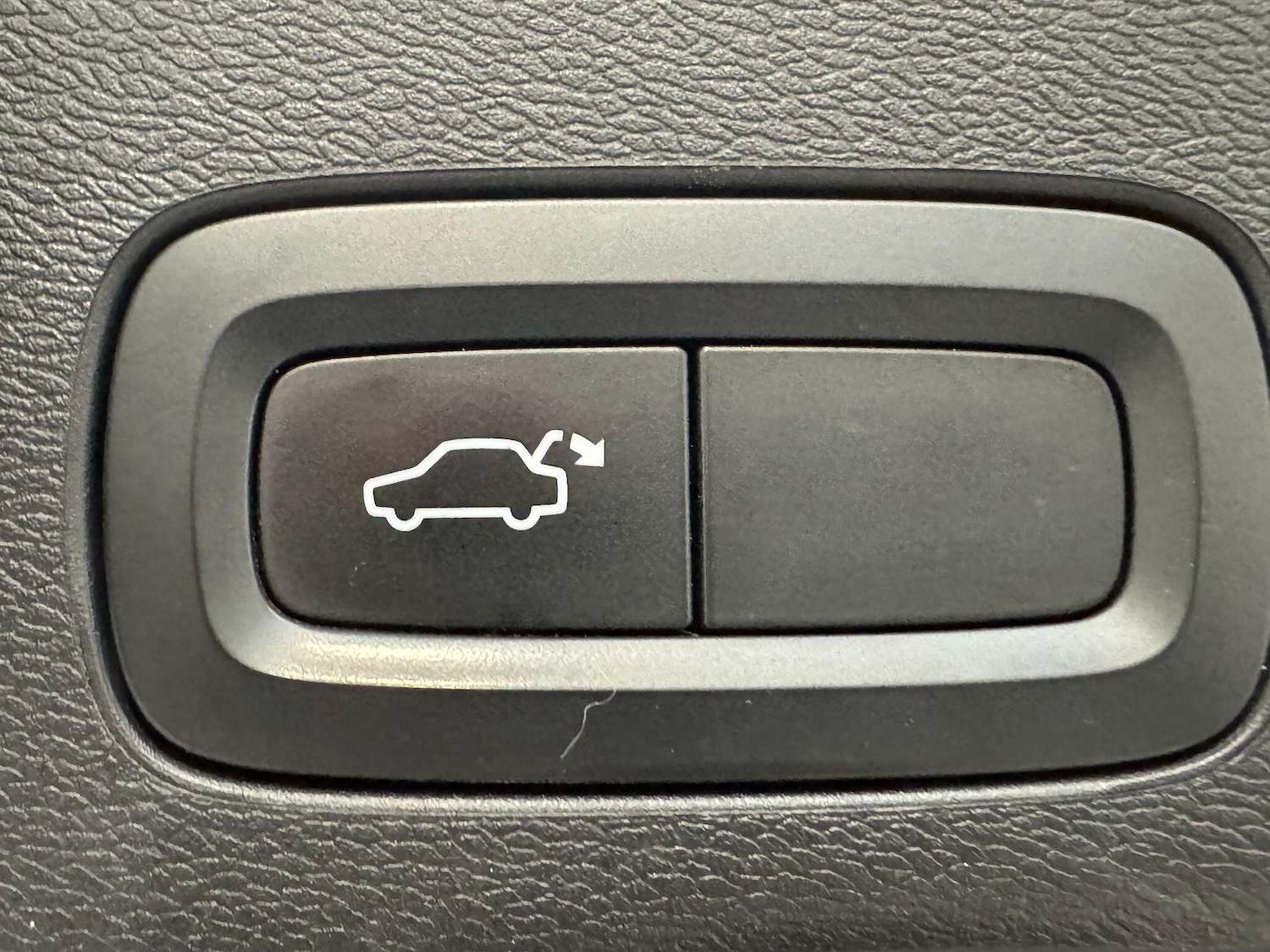 Used Volvo XC60 2018 for sale - 77156584: Photo 35