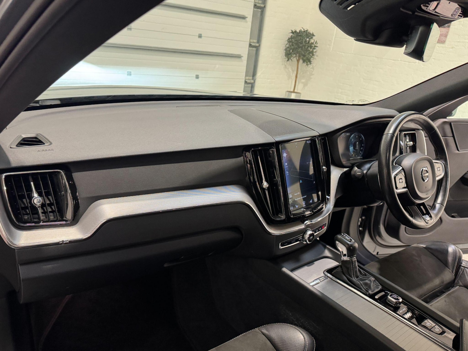 Used Volvo XC60 2018 for sale - 77156584: Photo 47