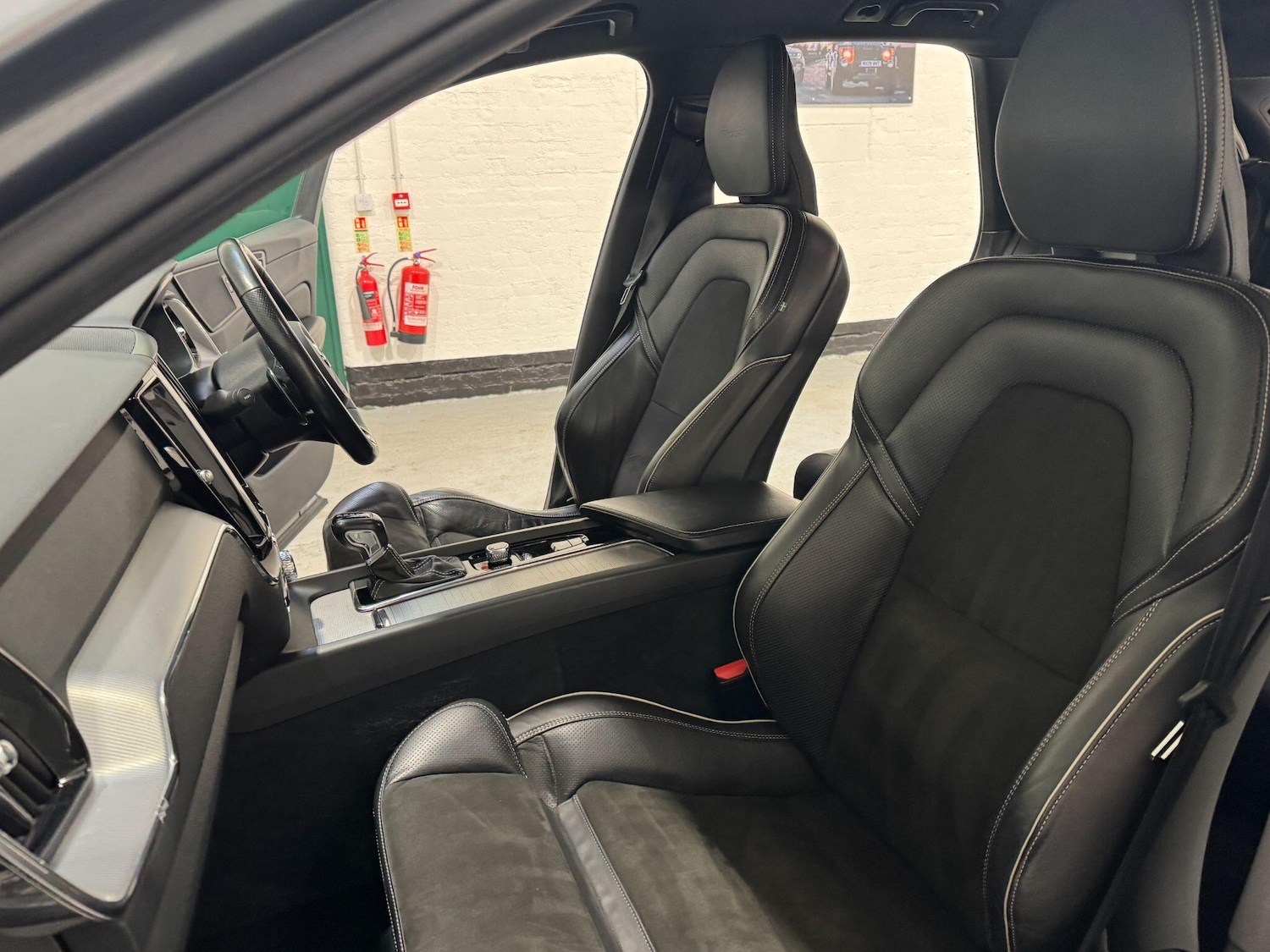 Used Volvo XC60 2018 for sale - 77156584: Photo 49