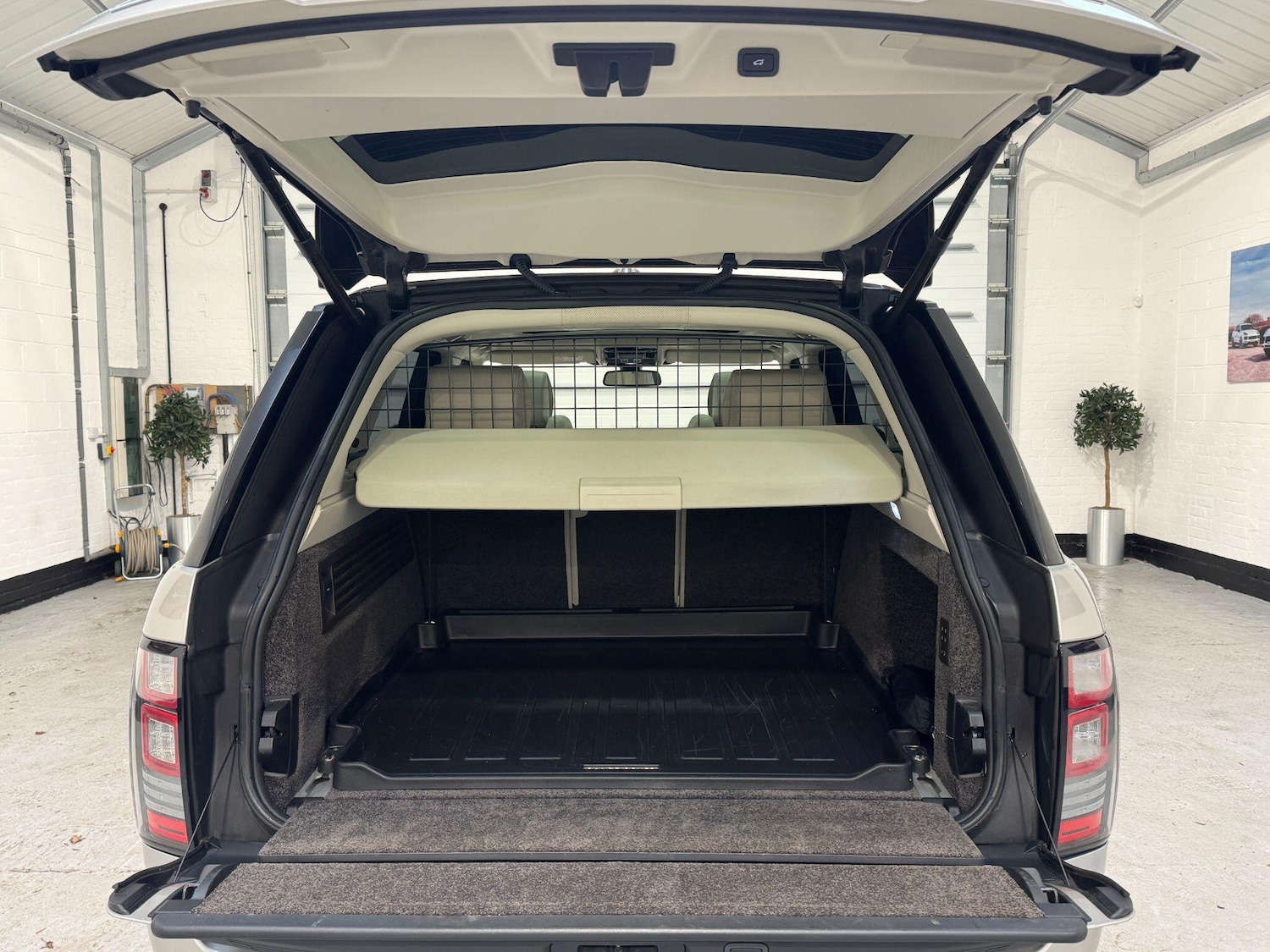 Used Land Rover Range Rover 2016 for sale - 77305171: Photo 48