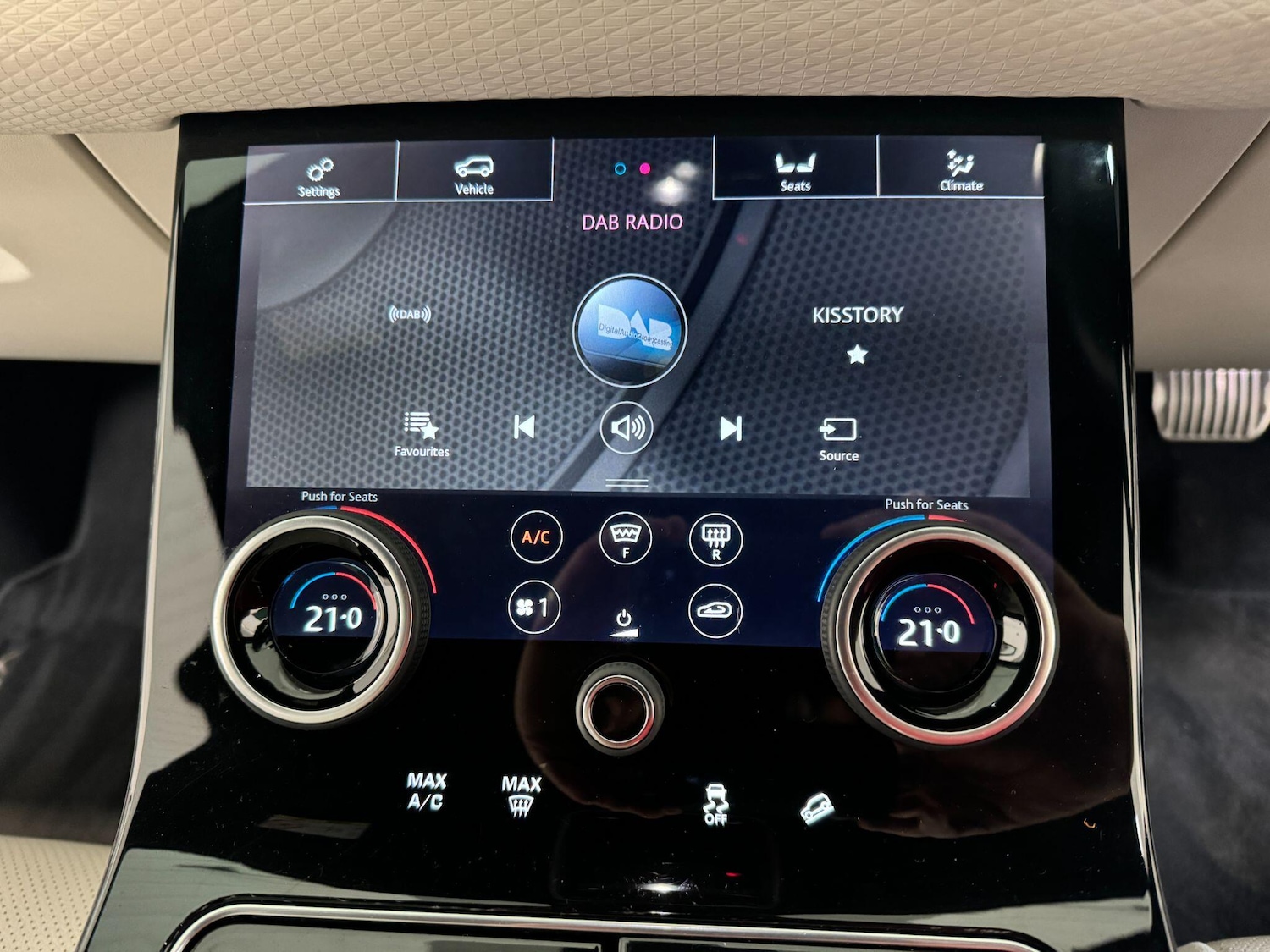 Used Land Rover Range Rover Velar 2018 for sale - 77645809: Photo 39