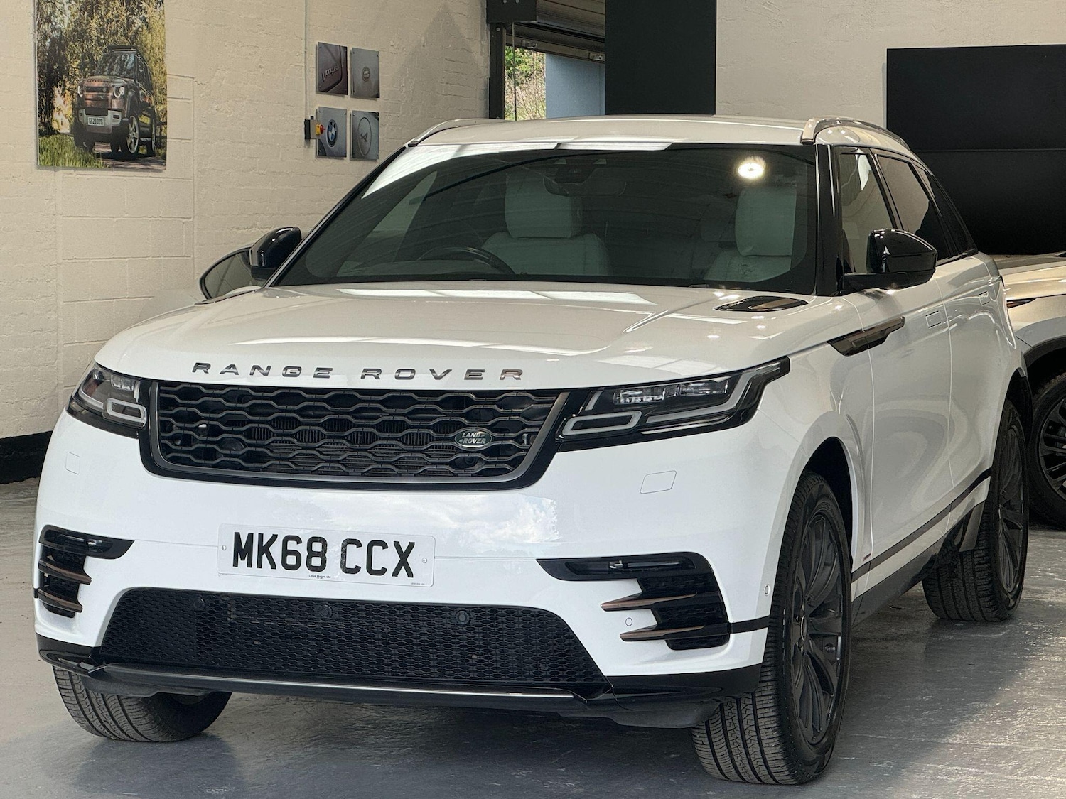 Used Land Rover Range Rover Velar 2018 for sale - 77645809: Photo 4