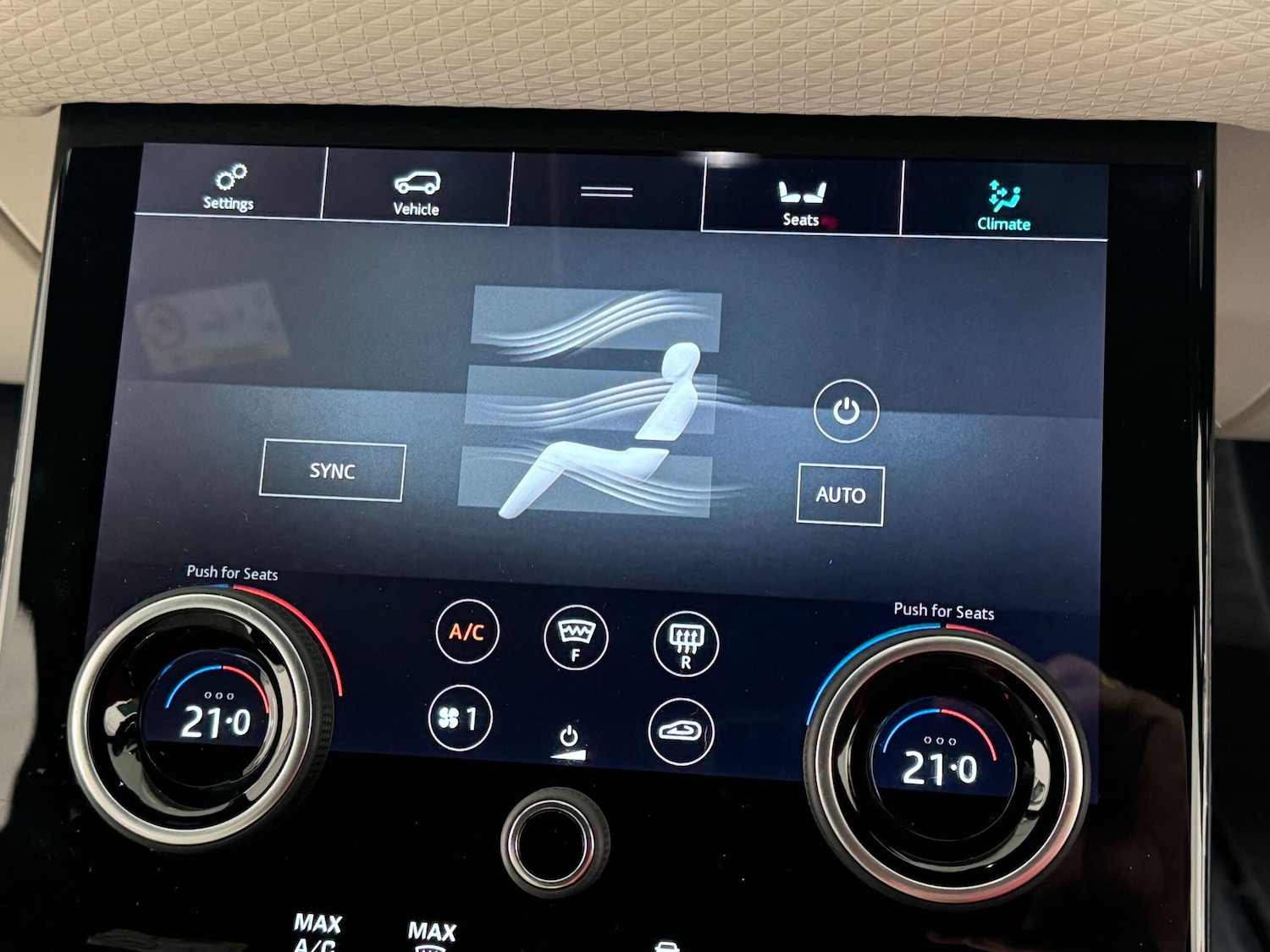 Used Land Rover Range Rover Velar 2018 for sale - 77645809: Photo 43