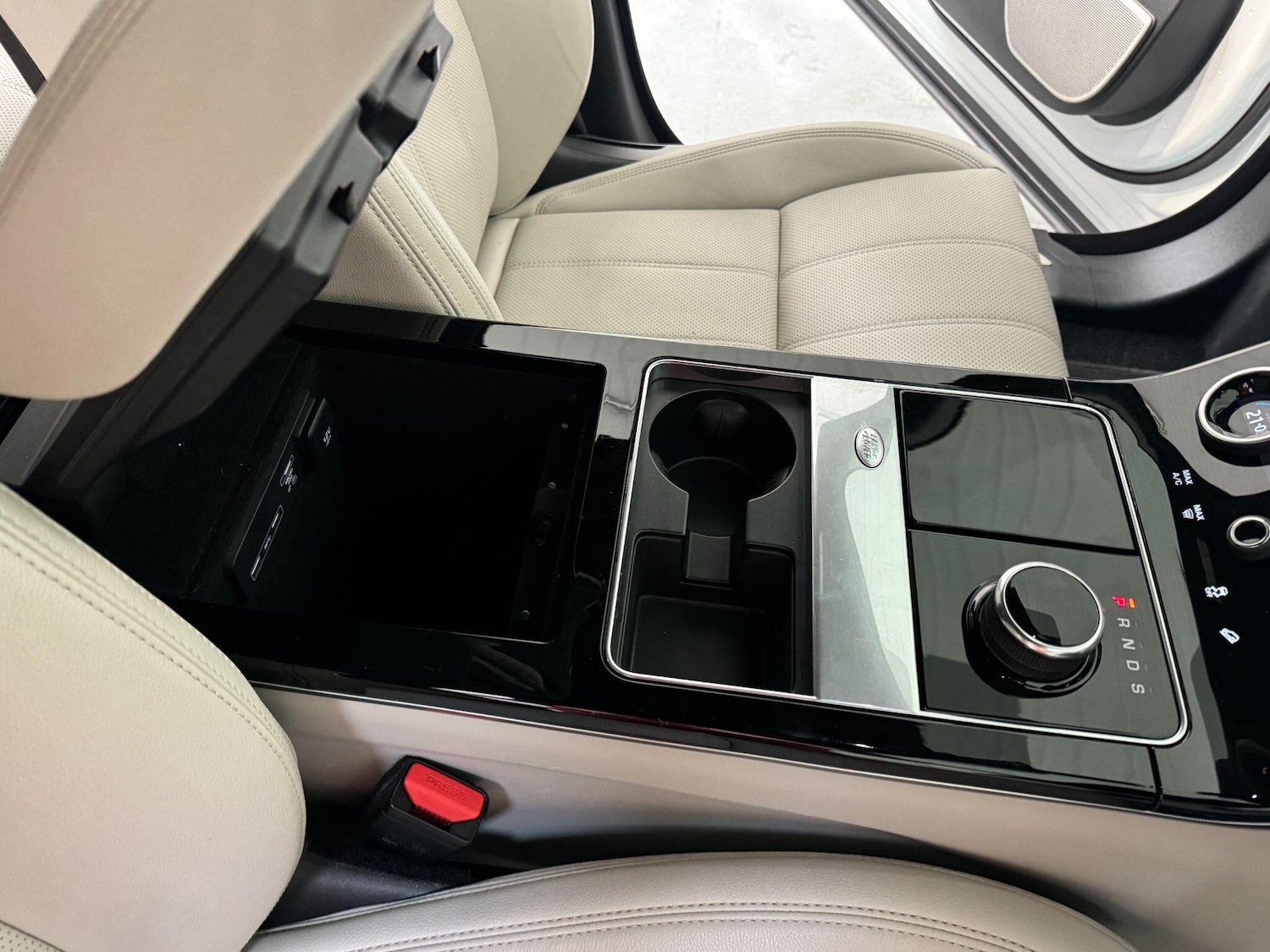 Used Land Rover Range Rover Velar 2018 for sale - 77645809: Photo 51