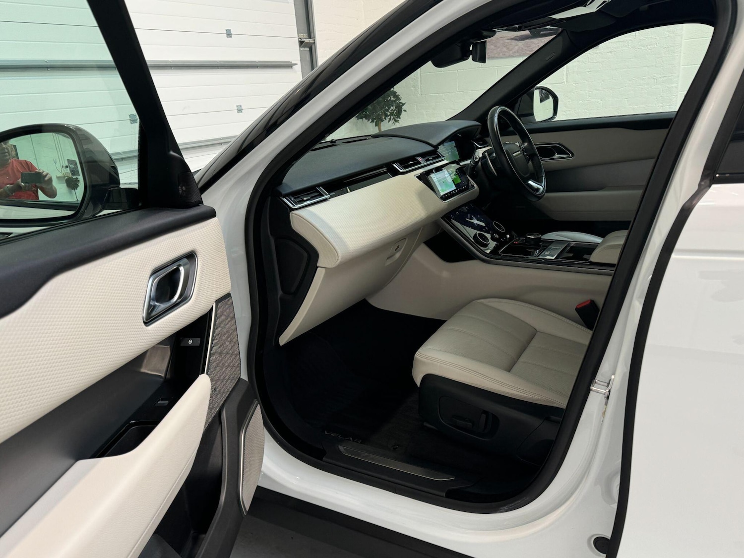 Used Land Rover Range Rover Velar 2018 for sale - 77645809: Photo 84