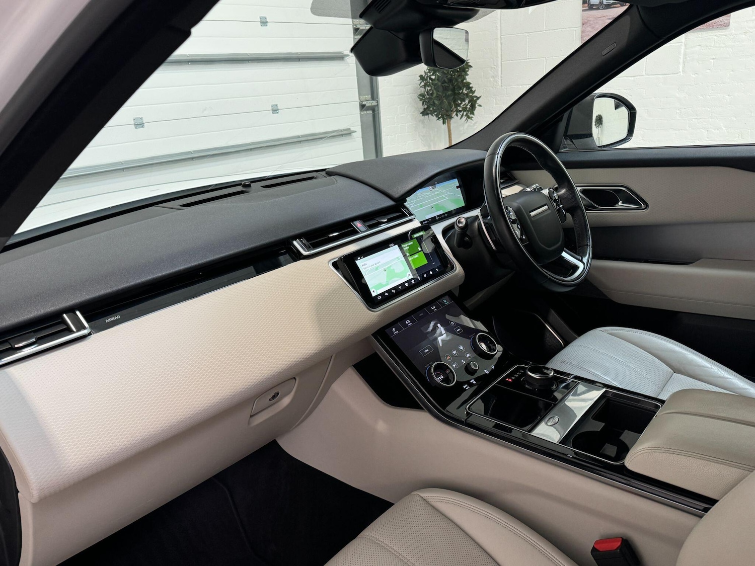 Used Land Rover Range Rover Velar 2018 for sale - 77645809: Photo 85