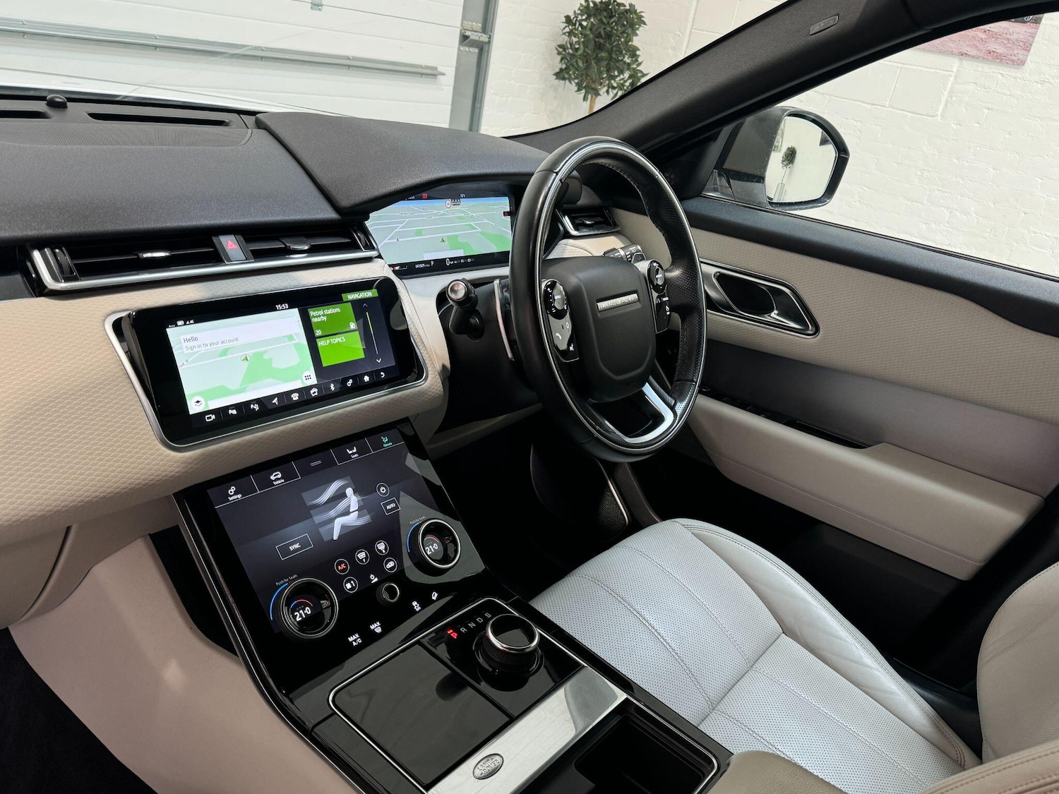 Used Land Rover Range Rover Velar 2018 for sale - 77645809: Photo 86