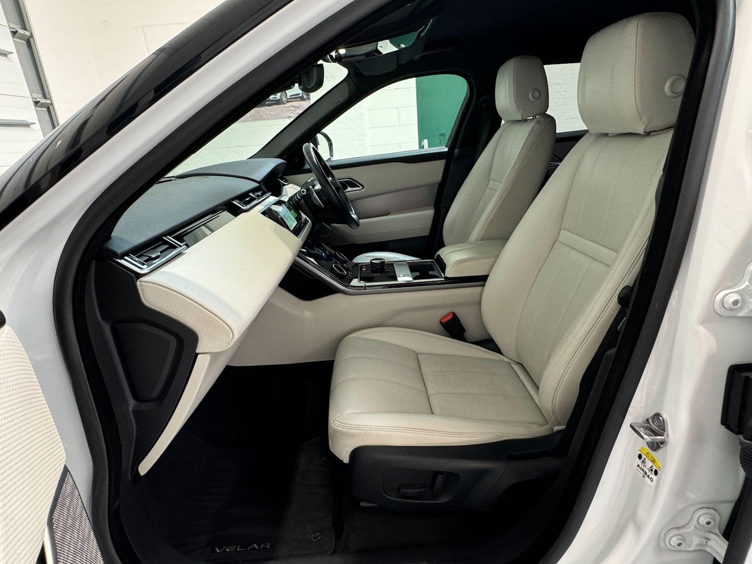 Used Land Rover Range Rover Velar 2018 for sale - 77645809: Photo 88