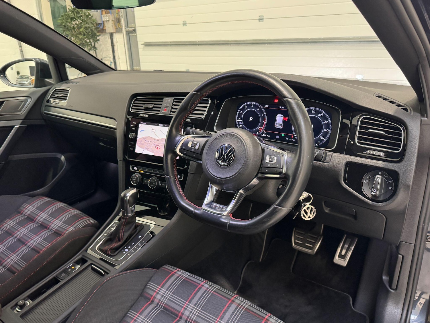 Used Volkswagen Golf 2017 for sale - 76388282: Photo 16