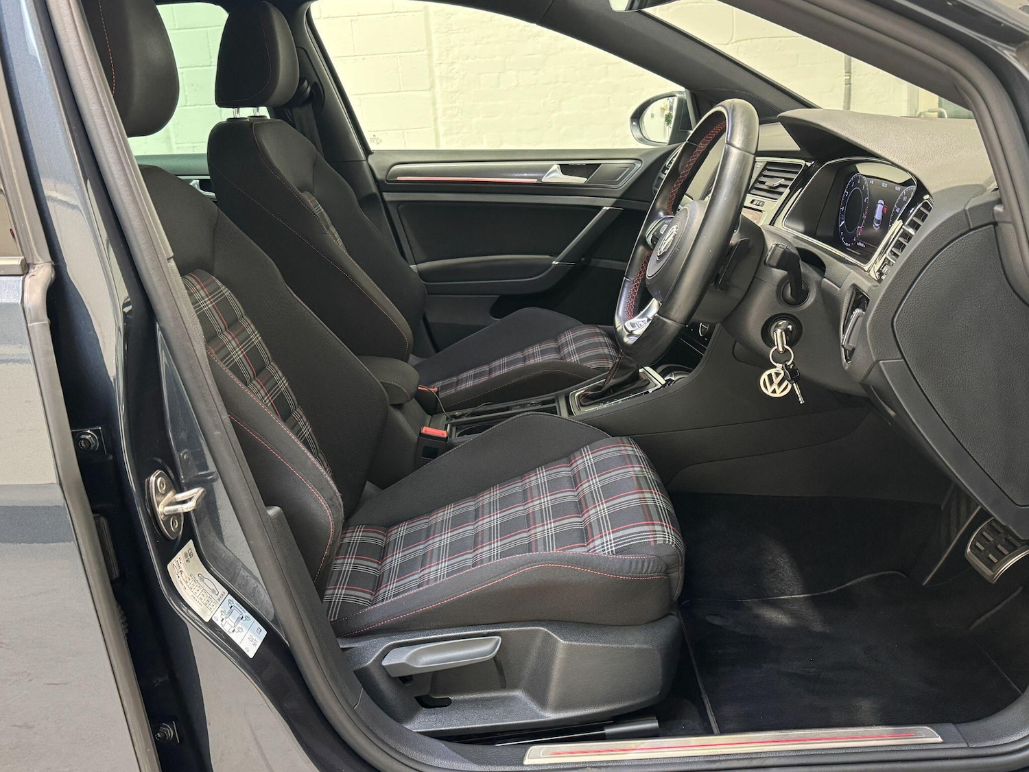 Used Volkswagen Golf 2017 for sale - 76388282: Photo 17