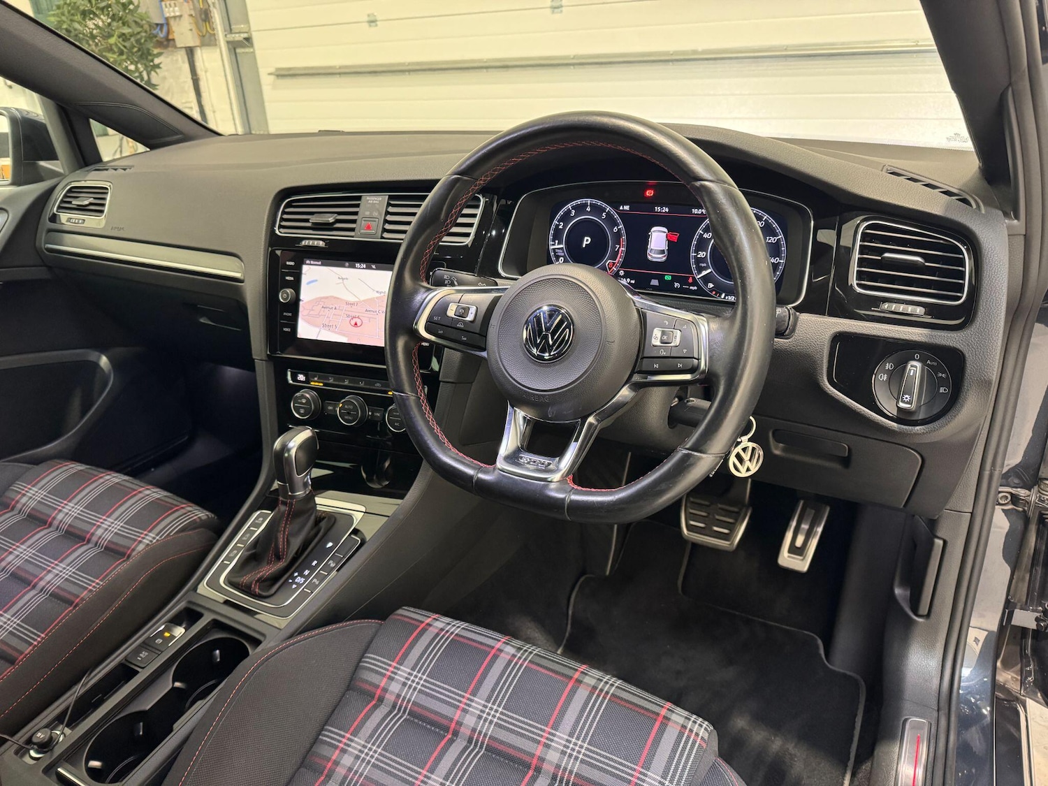 Used Volkswagen Golf 2017 for sale - 76388282: Photo 42