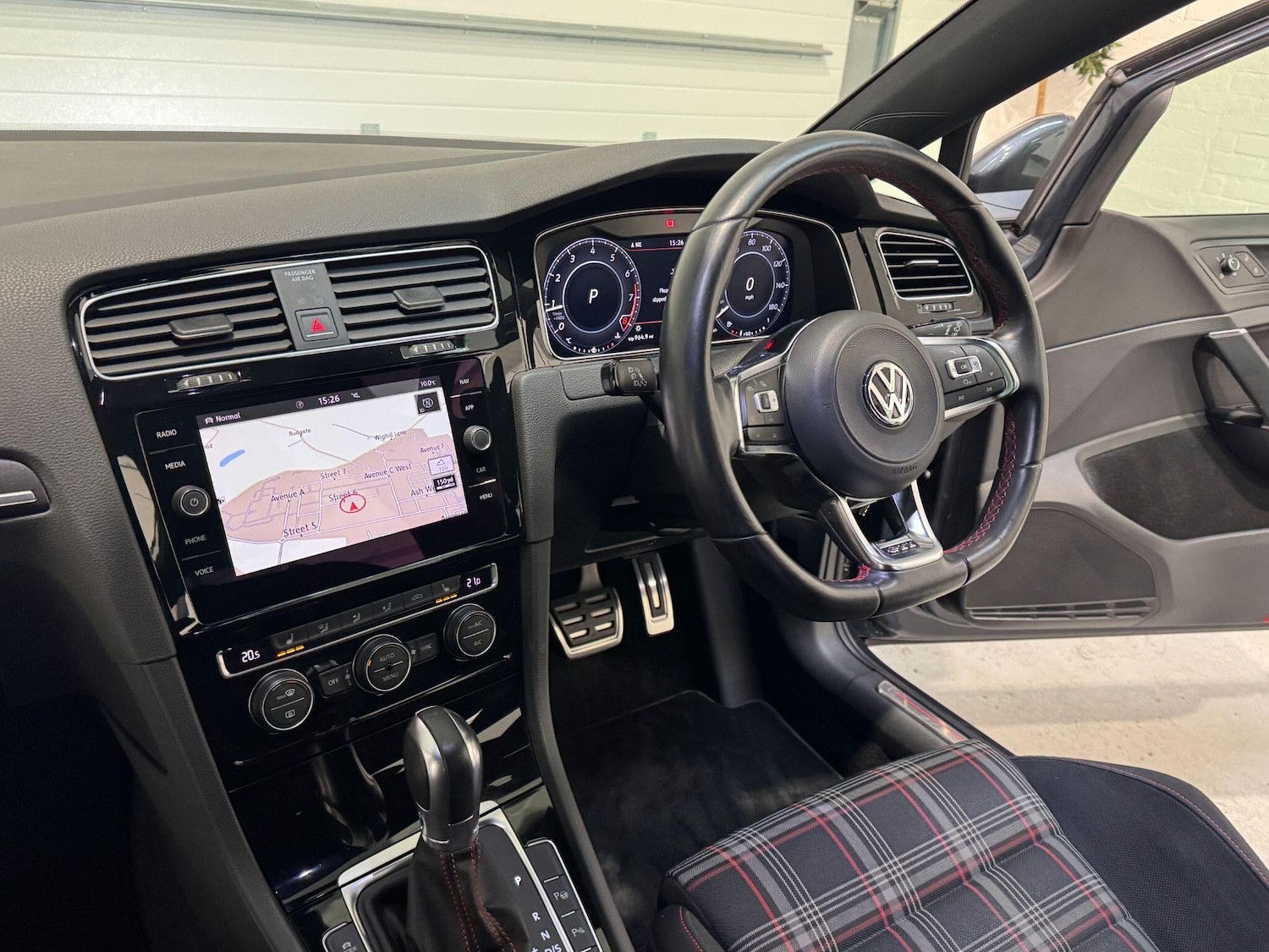 Used Volkswagen Golf 2017 for sale - 76388282: Photo 54