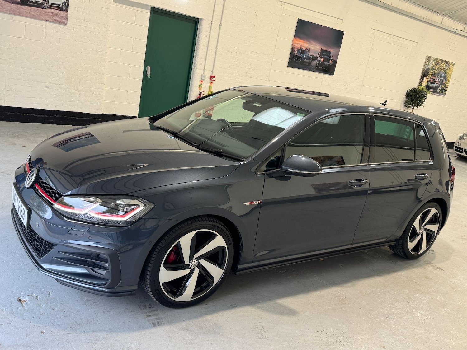 Used Volkswagen Golf 2017 for sale - 76388282: Photo 76