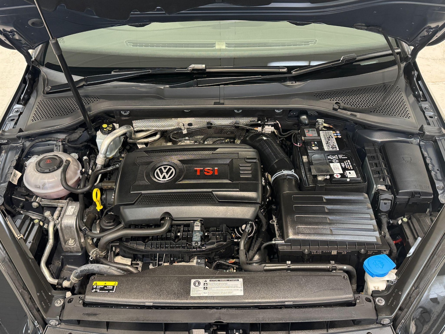 Used Volkswagen Golf 2017 for sale - 76388282: Photo 92