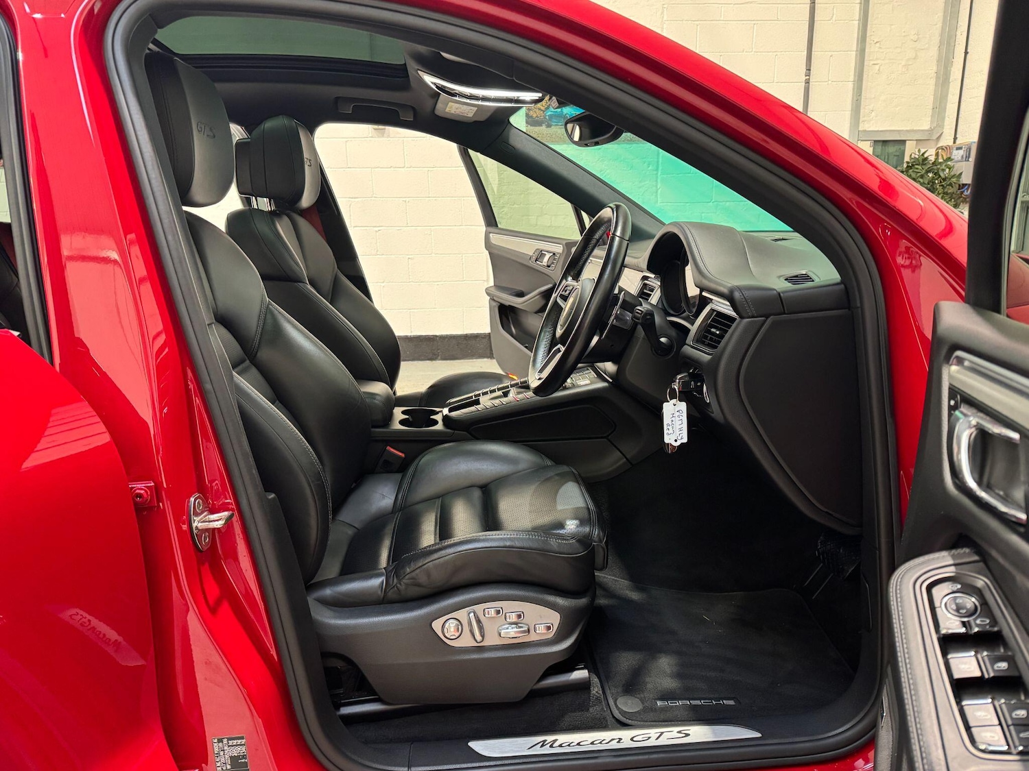 Used Porsche Macan for sale - 76824885: Photo 19