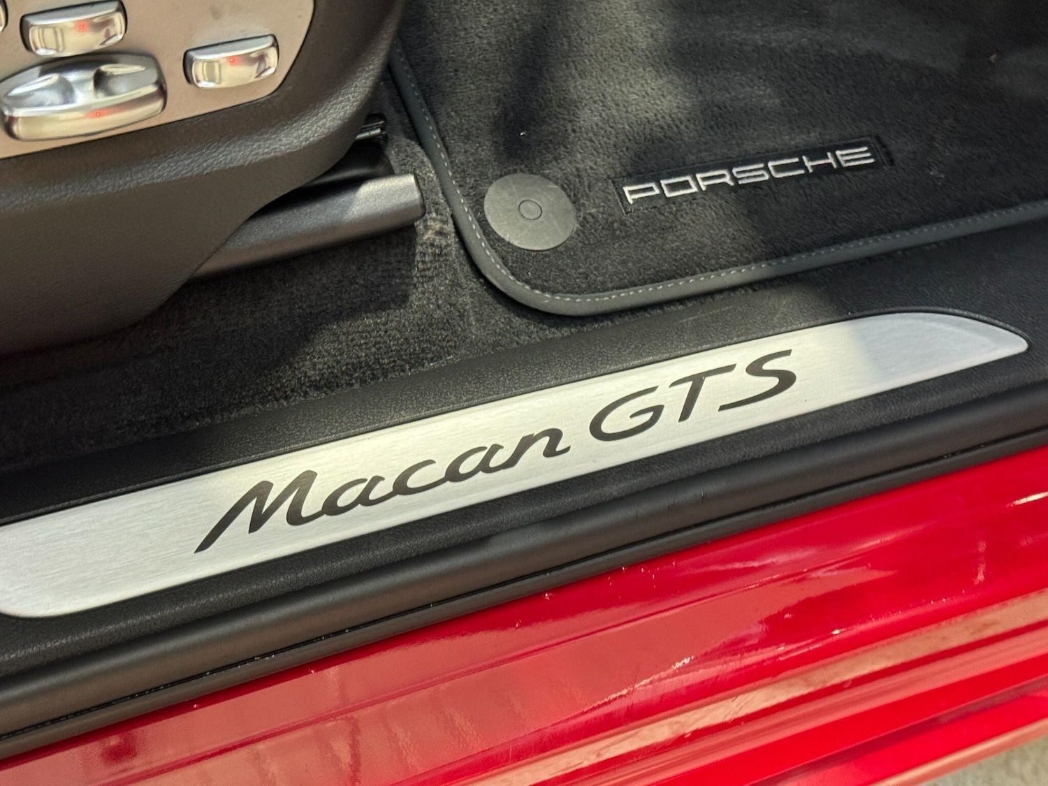 Used Porsche Macan for sale - 76824885: Photo 46