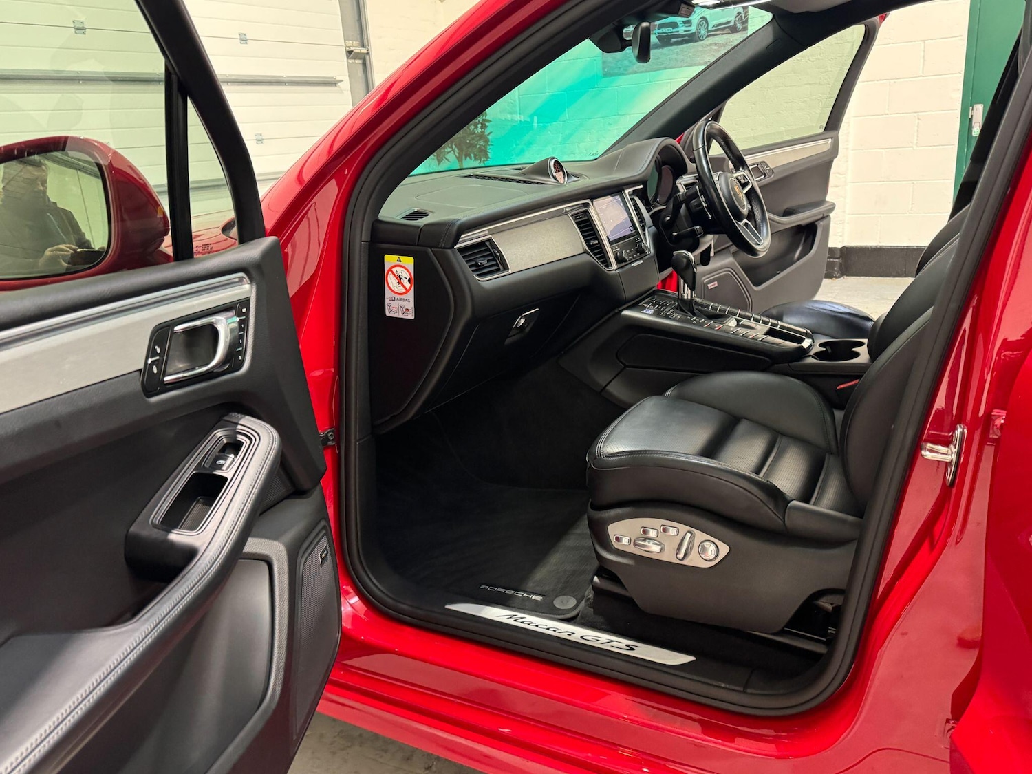 Used Porsche Macan for sale - 76824885: Photo 63