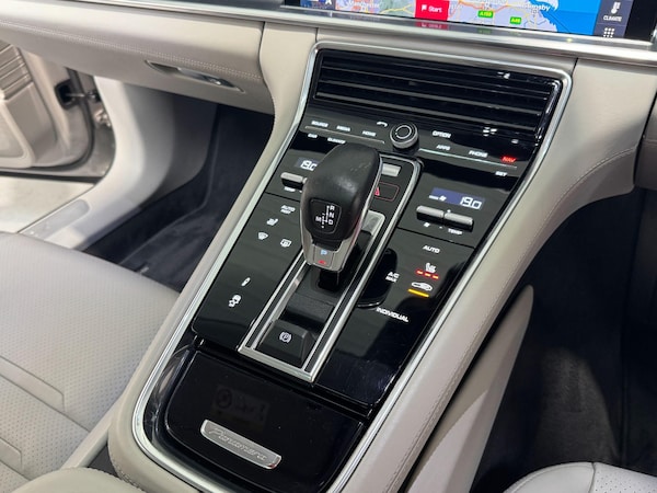 Used Porsche Panamera for sale - 75609142: Photo 65
