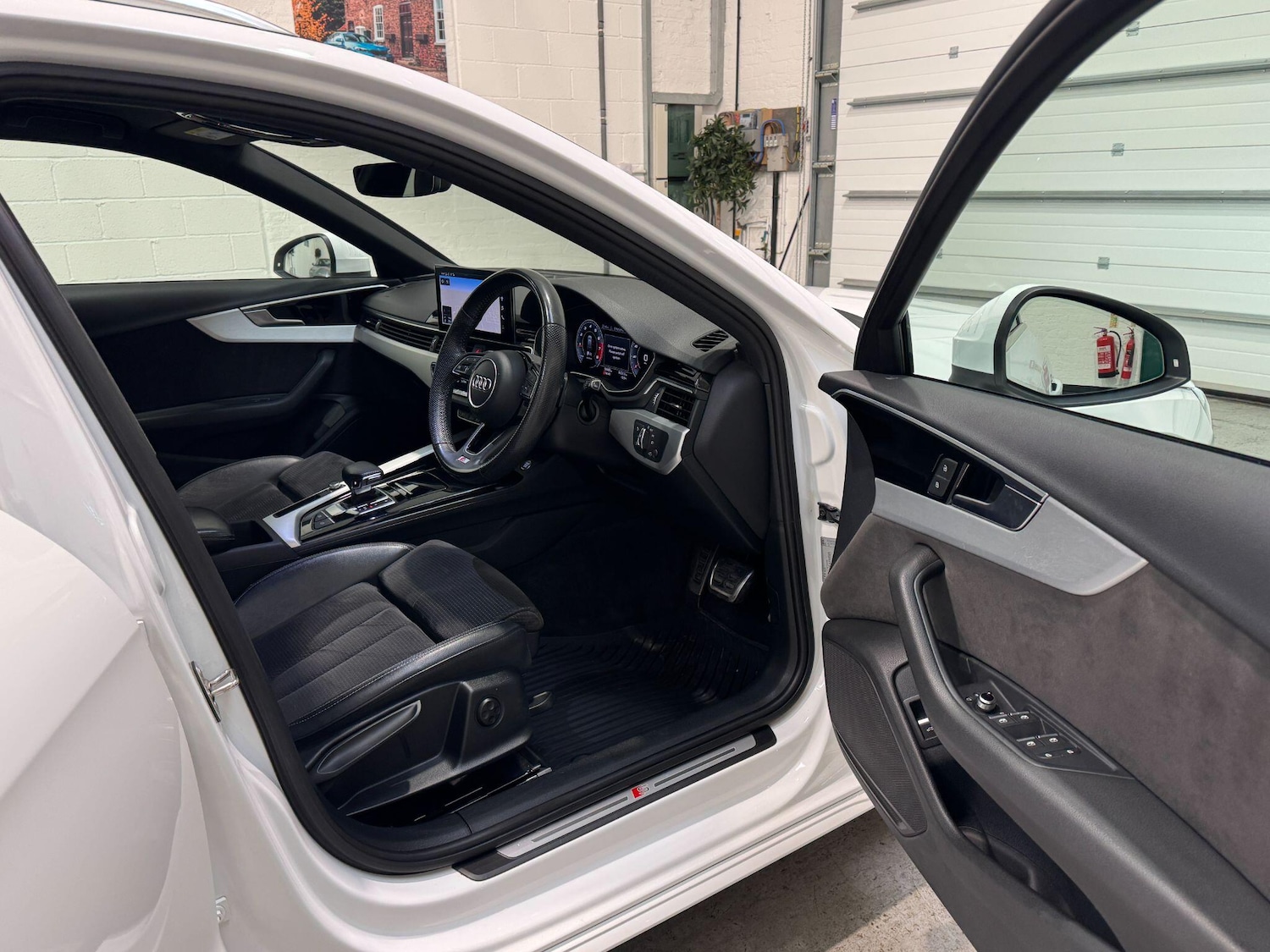 Used Audi A4 Avant for sale - 77267236: Photo 61