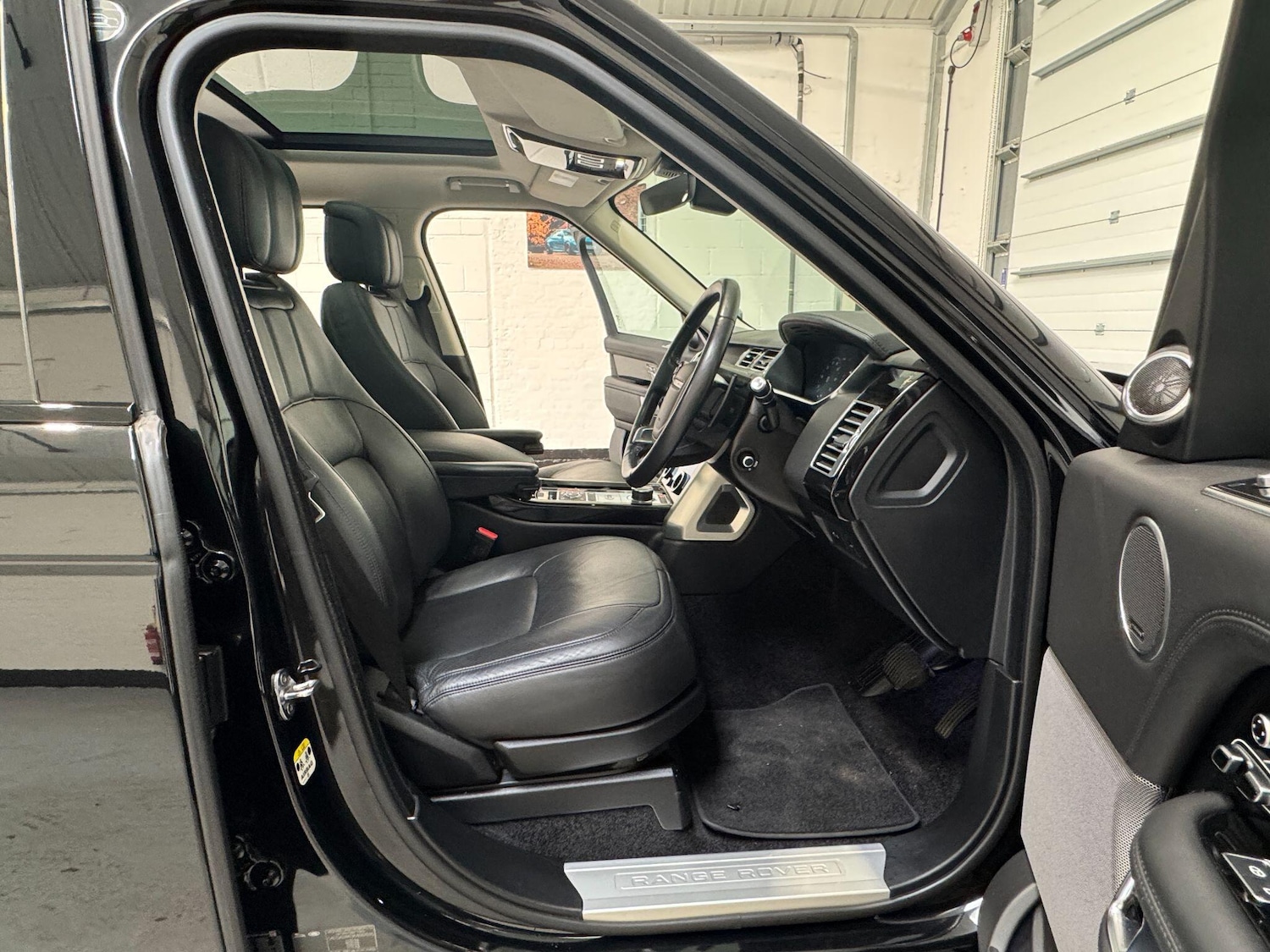 Used Land Rover Range Rover 2020 for sale - 76371500: Photo 18