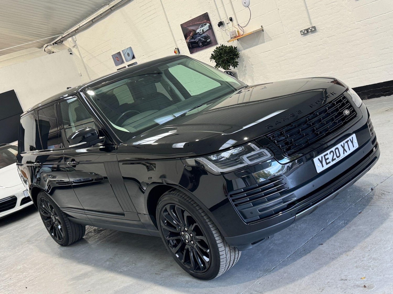Used Land Rover Range Rover 2020 for sale - 76371500: Photo 28