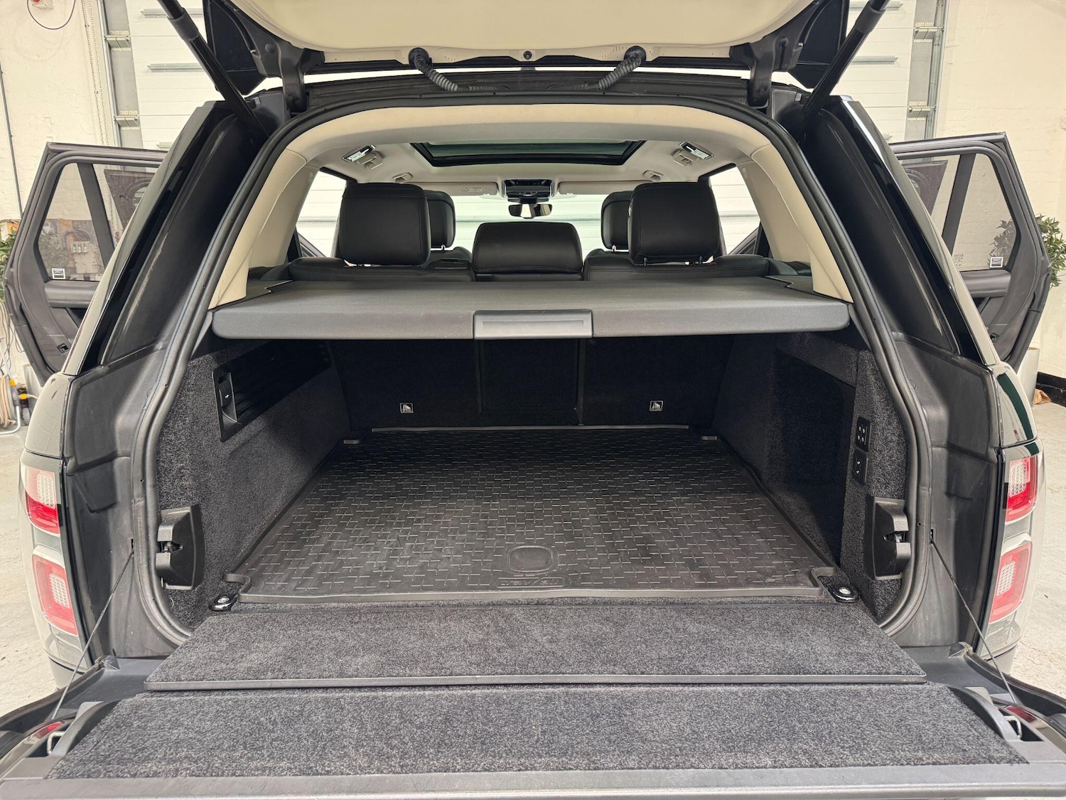 Used Land Rover Range Rover 2020 for sale - 76371500: Photo 48