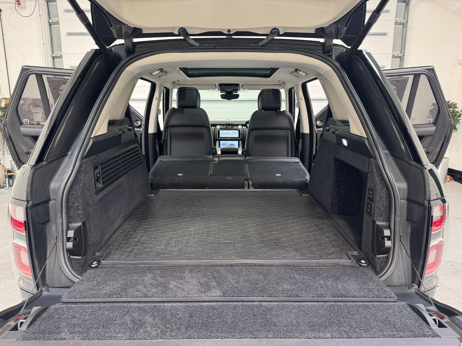 Used Land Rover Range Rover 2020 for sale - 76371500: Photo 56