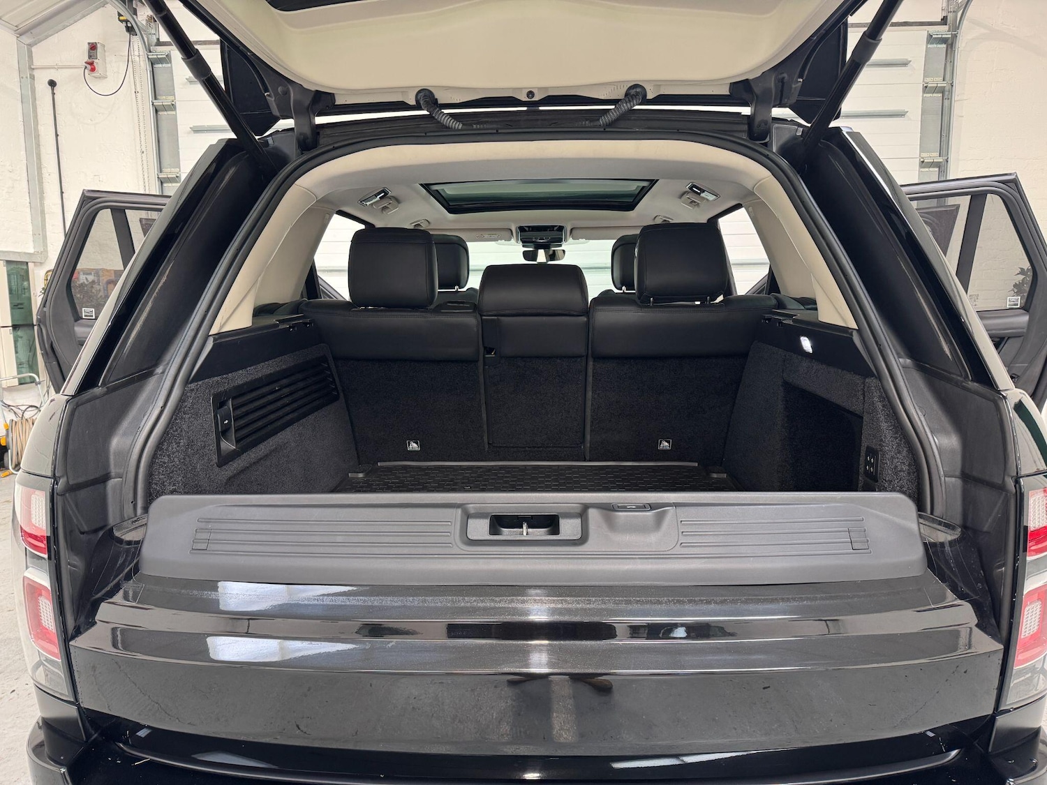 Used Land Rover Range Rover 2020 for sale - 76371500: Photo 61
