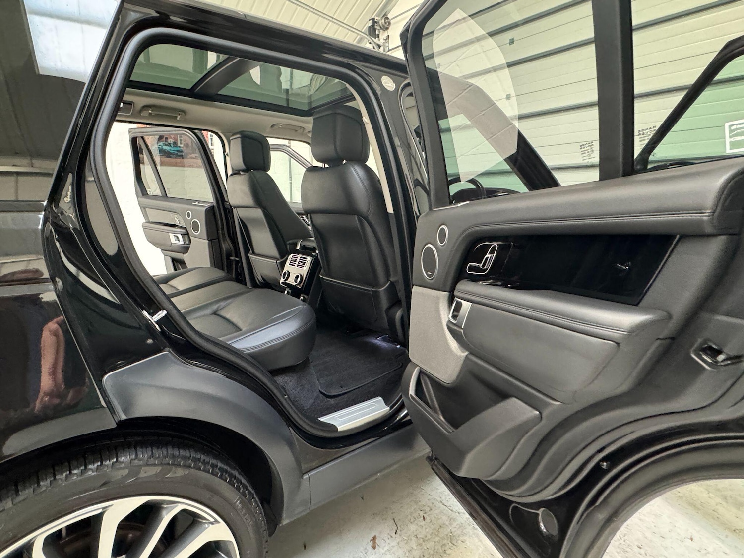 Used Land Rover Range Rover 2020 for sale - 76371500: Photo 64