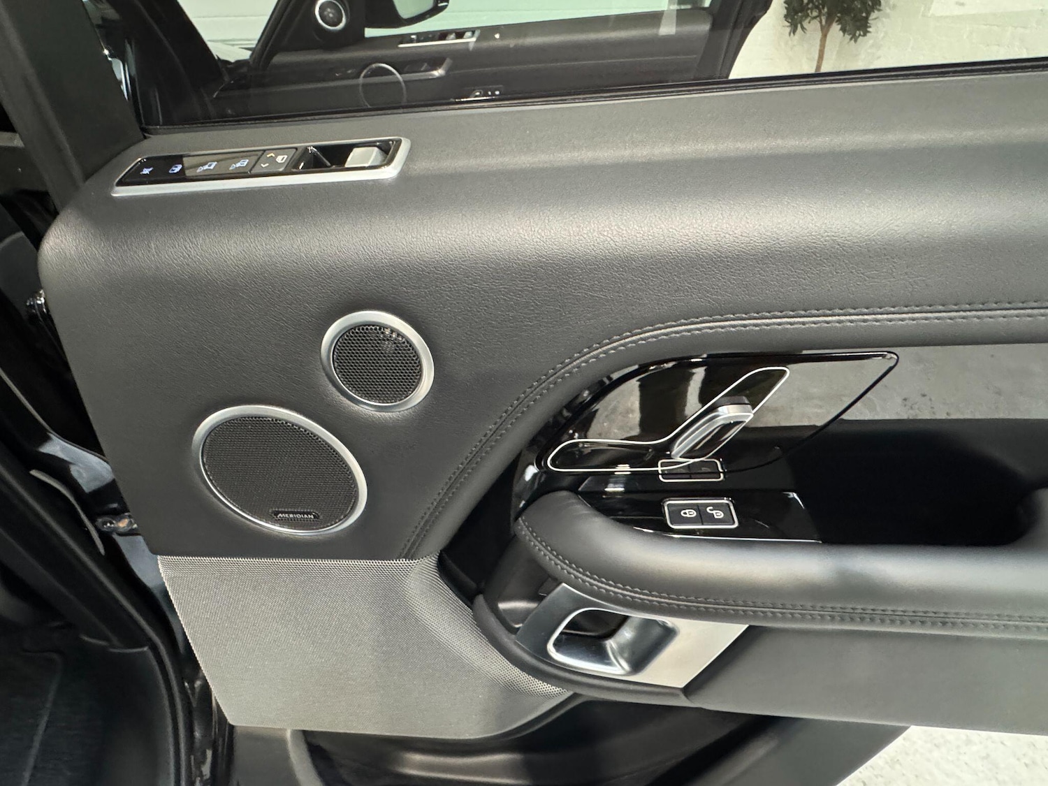 Used Land Rover Range Rover 2020 for sale - 76371500: Photo 65