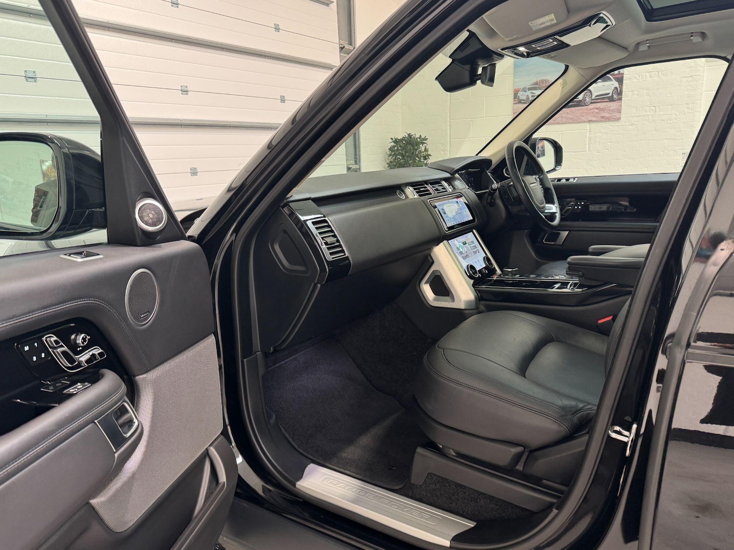 Used Land Rover Range Rover 2020 for sale - 76371500: Photo 82