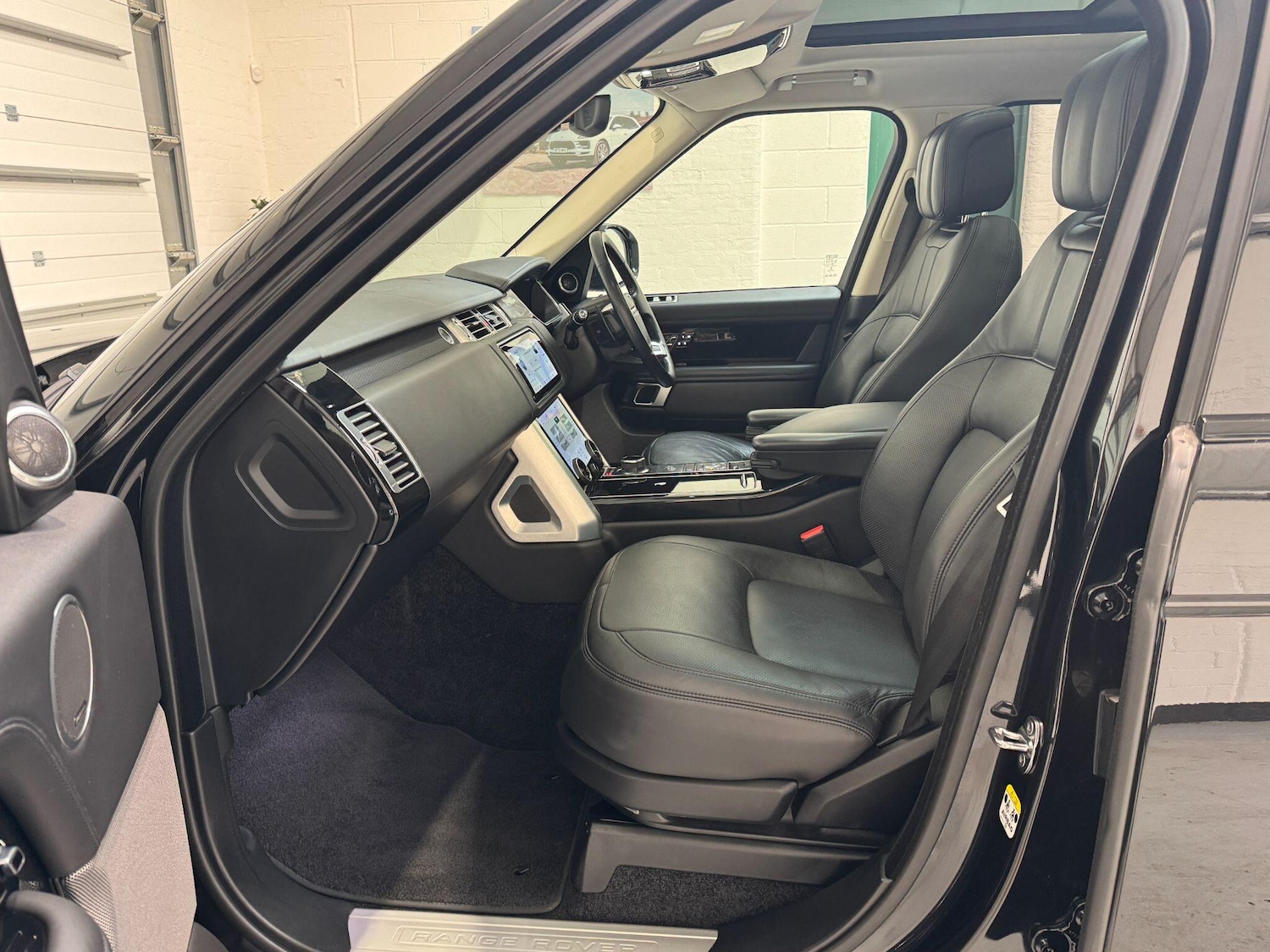Used Land Rover Range Rover 2020 for sale - 76371500: Photo 86