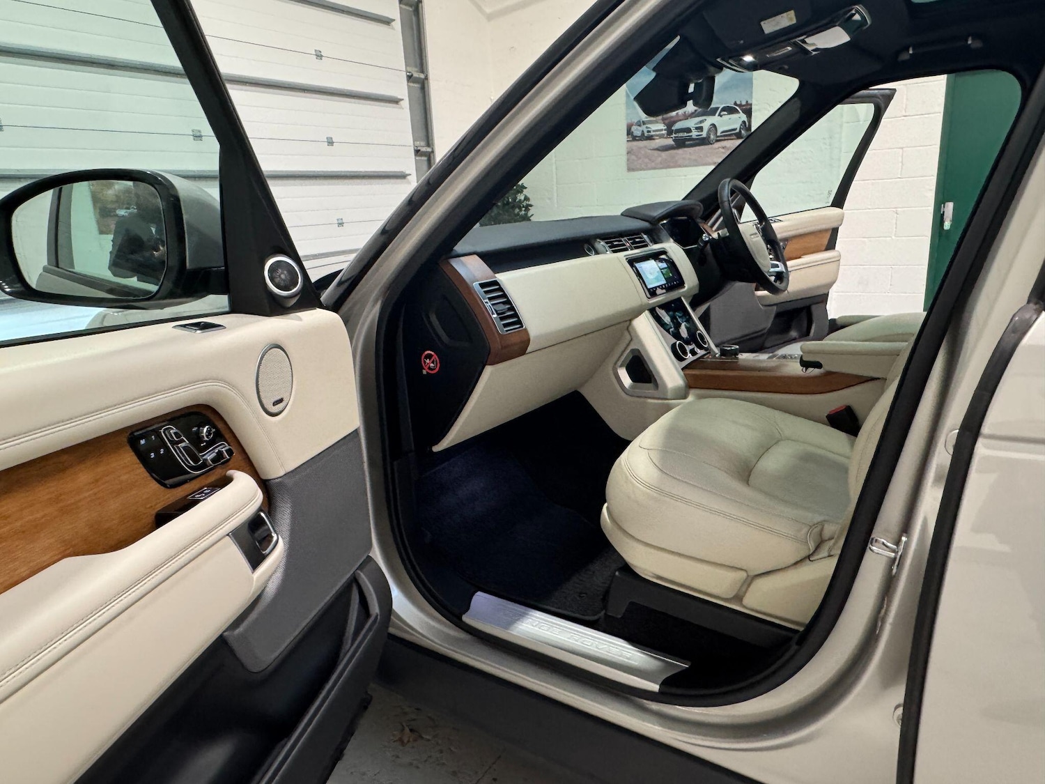 Used Land Rover Range Rover 2018 for sale - 76952665: Photo 67