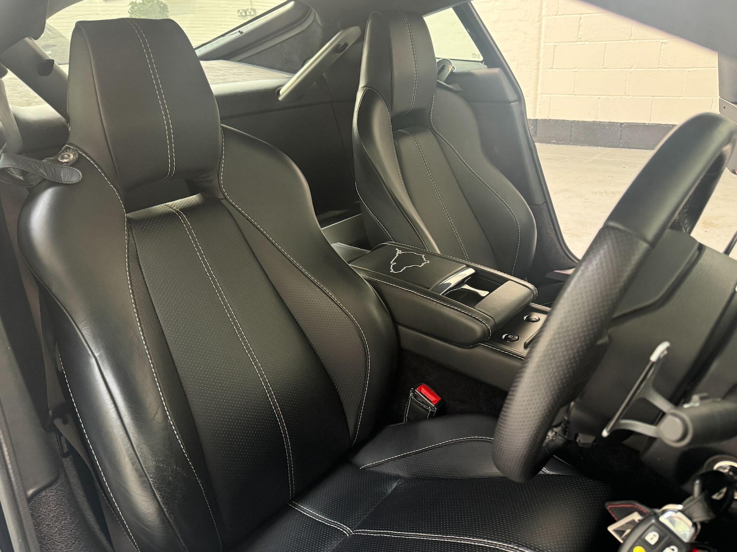 Used Aston Martin Vantage 2009 for sale - 77798992: Photo 32