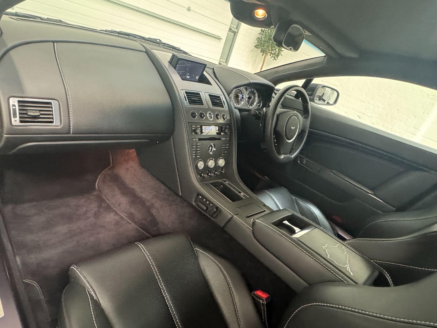 Used Aston Martin Vantage 2009 for sale - 77798992: Photo 38