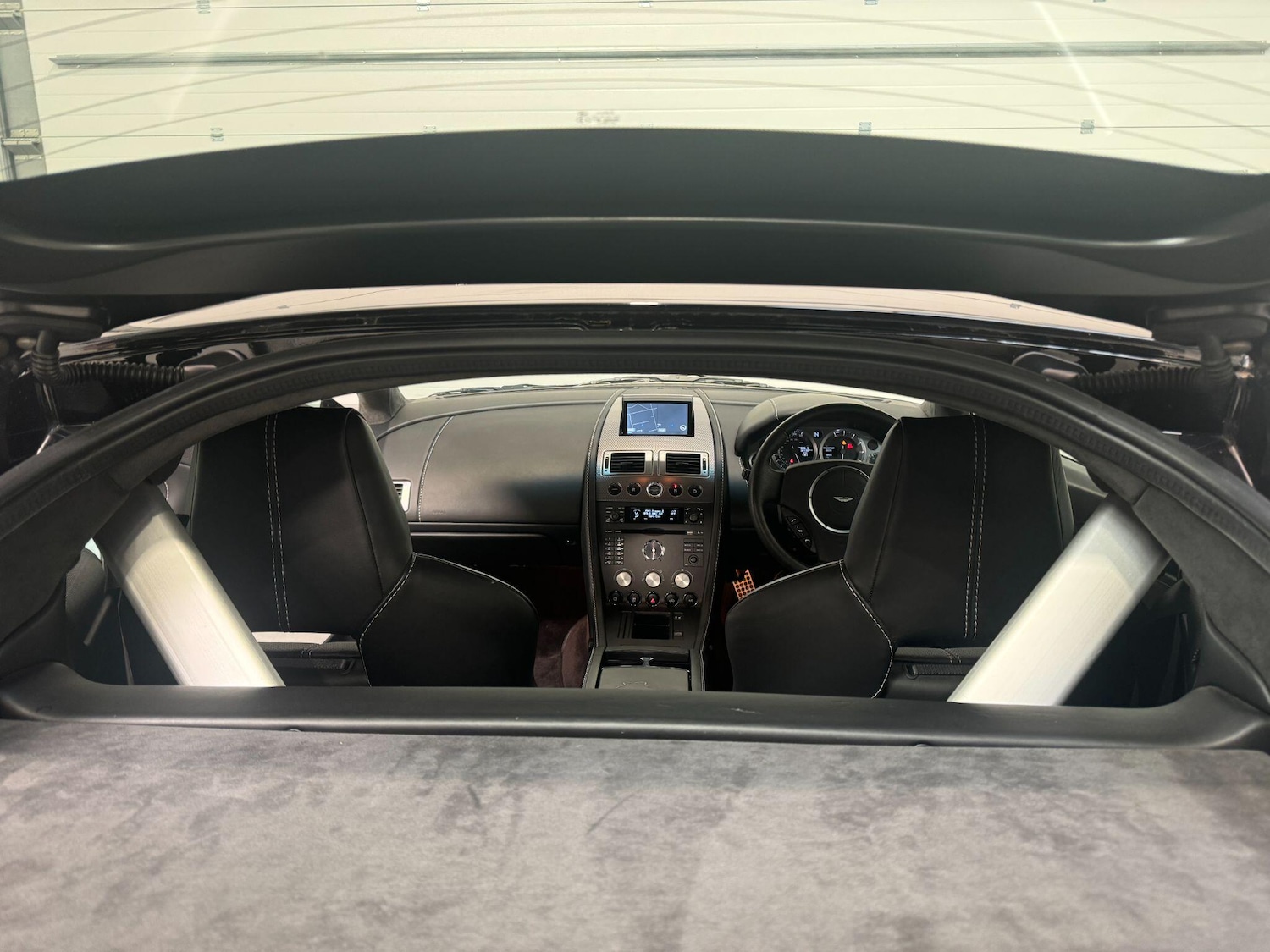 Used Aston Martin Vantage 2009 for sale - 77798992: Photo 43