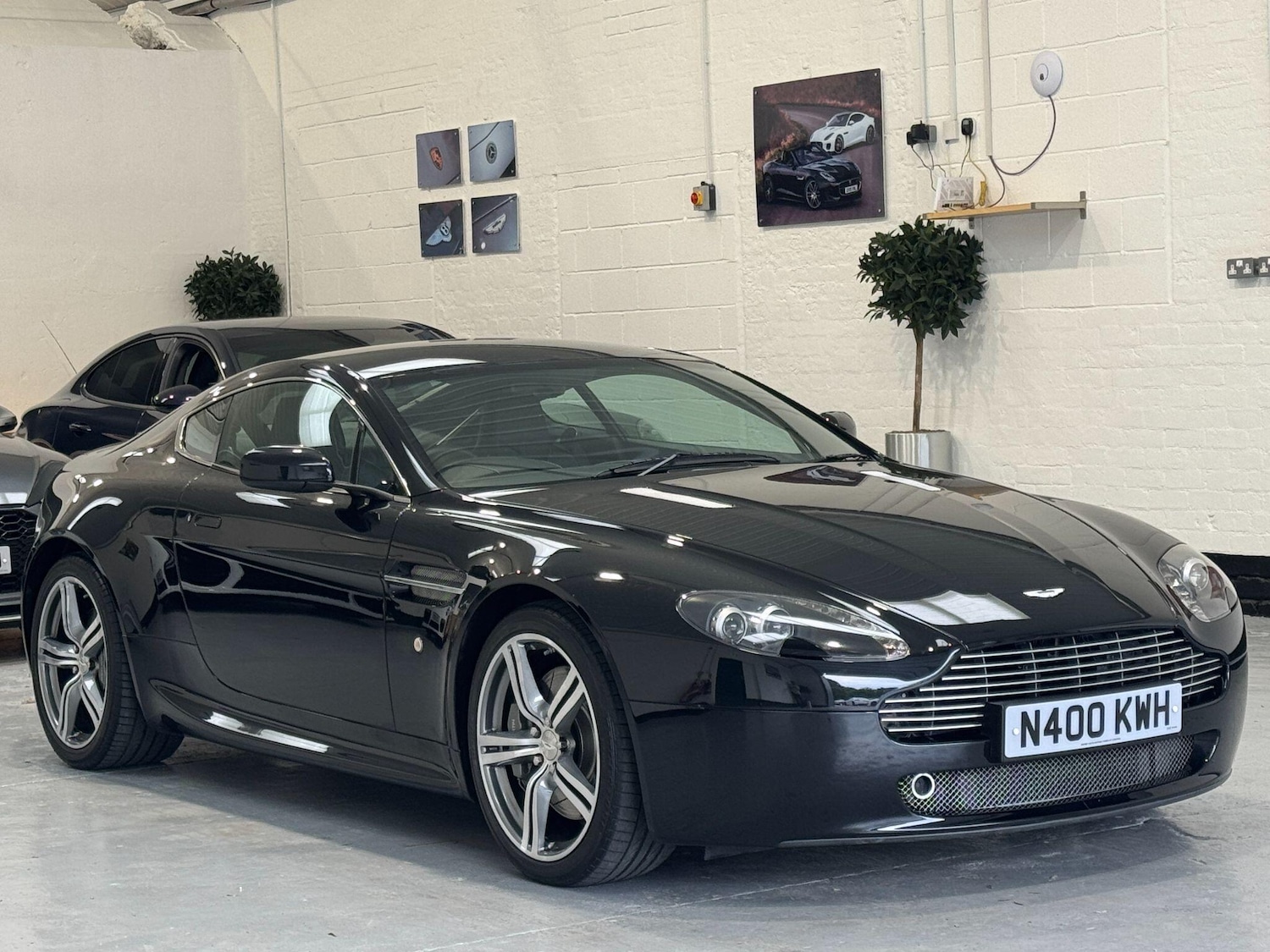 Used Aston Martin Vantage 2009 for sale - 77798992: Photo 7