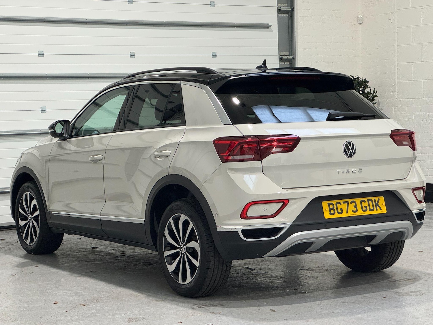 Used Volkswagen T-Roc 2023 for sale - 76484869: Photo 15