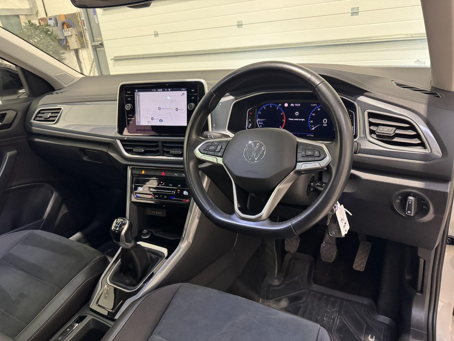 Used Volkswagen T-Roc 2023 for sale - 76484869: Photo 16