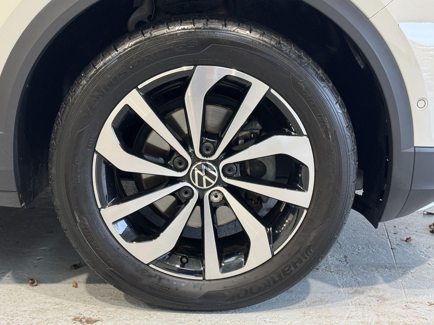 Used Volkswagen T-Roc 2023 for sale - 76484869: Photo 24