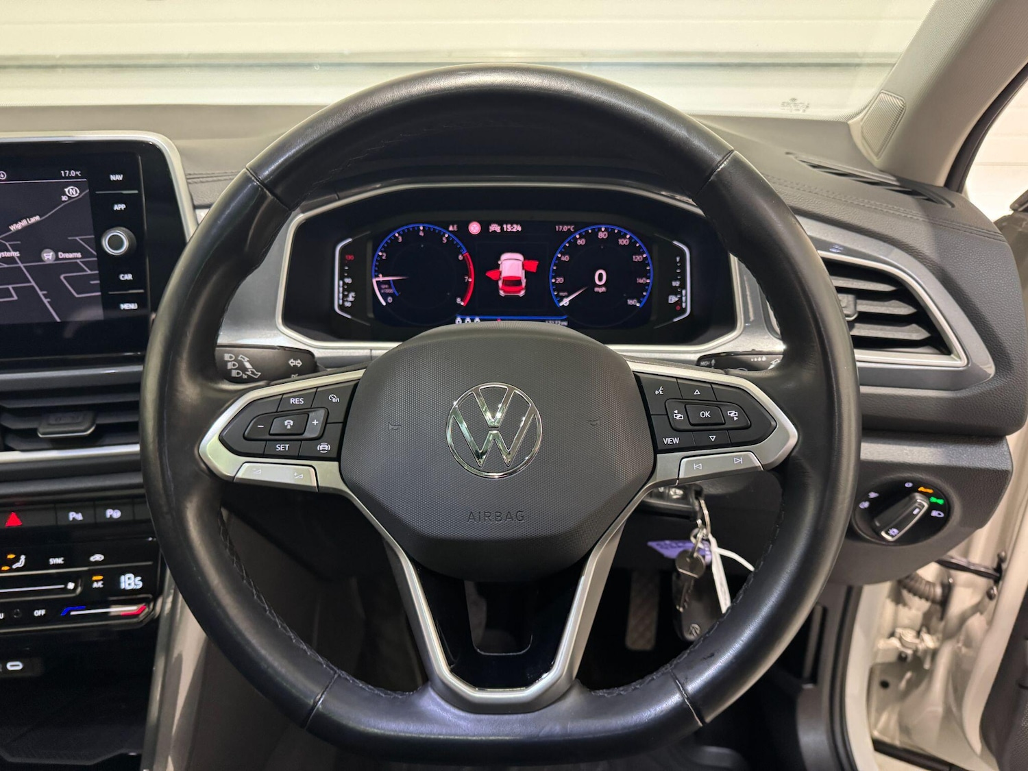 Used Volkswagen T-Roc 2023 for sale - 76484869: Photo 25