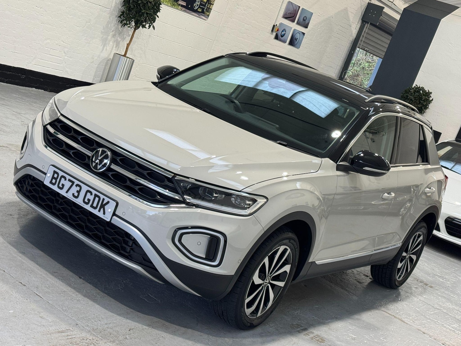 Used Volkswagen T-Roc 2023 for sale - 76484869: Photo 27