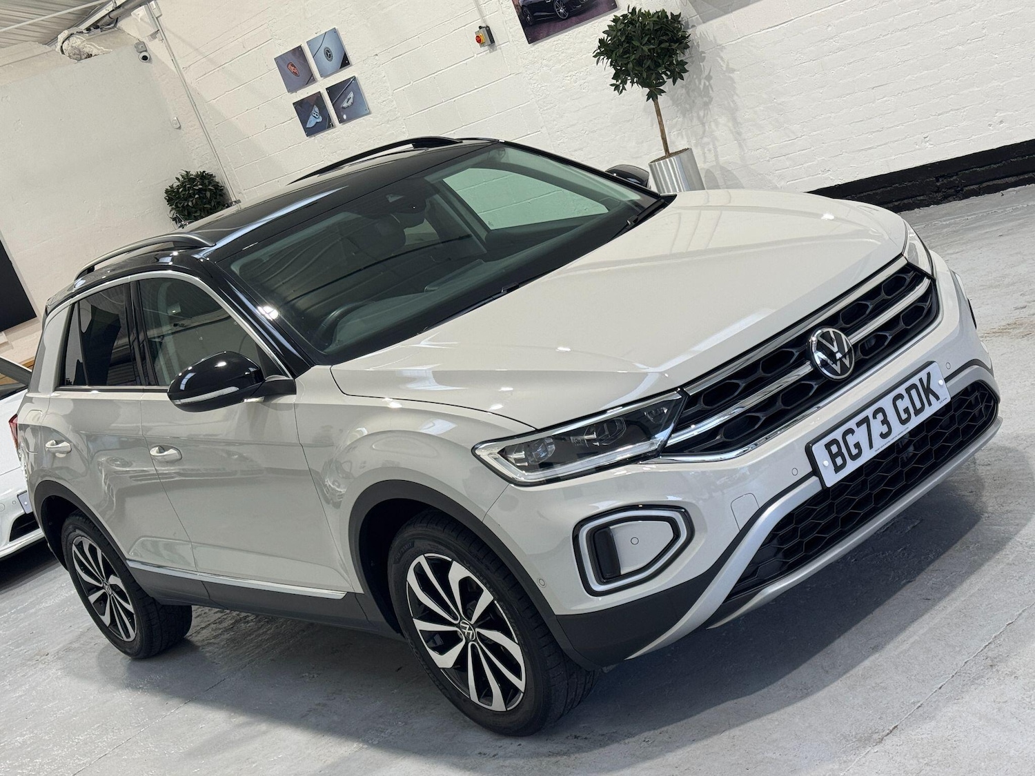 Used Volkswagen T-Roc 2023 for sale - 76484869: Photo 28