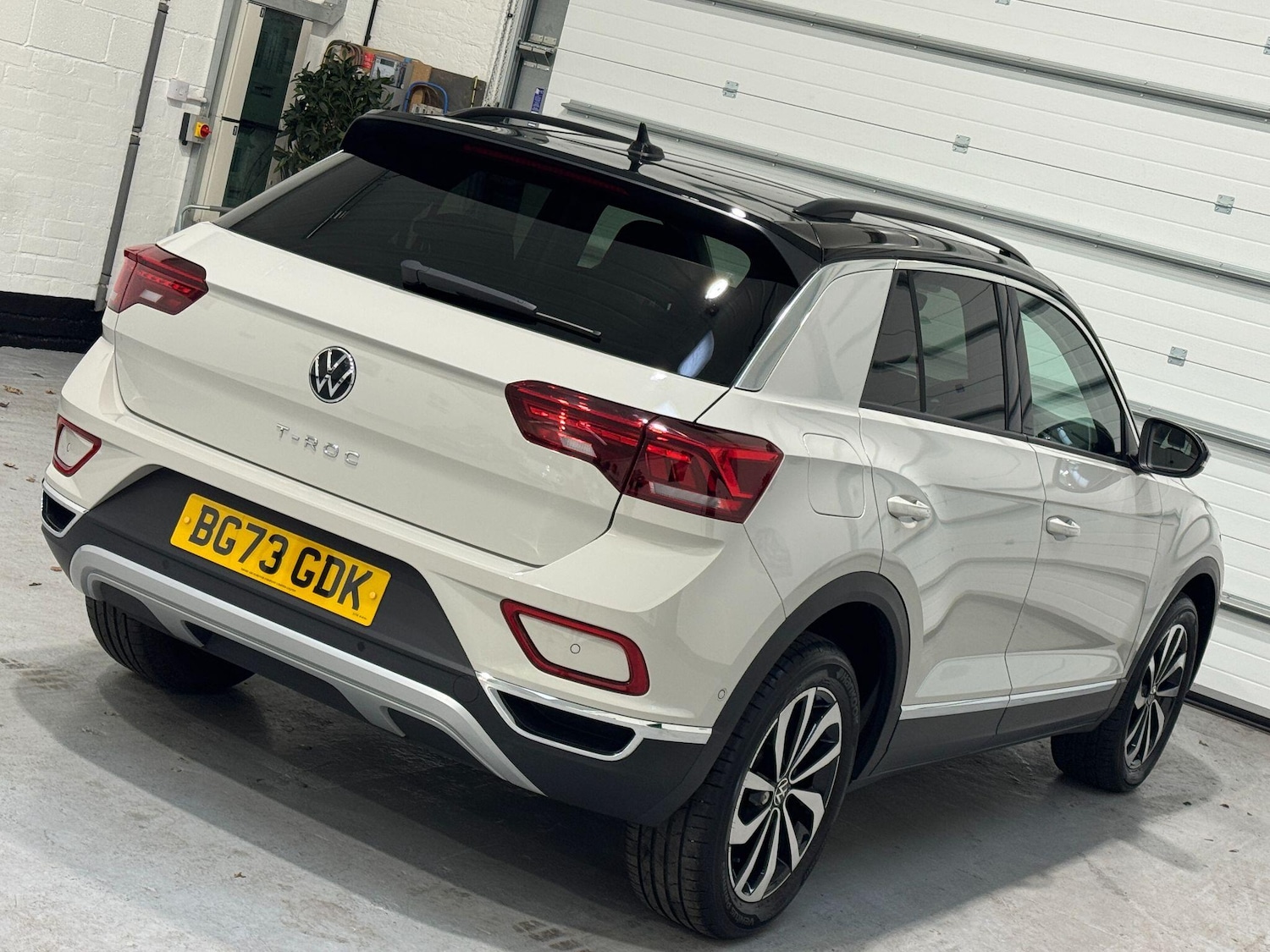 Used Volkswagen T-Roc 2023 for sale - 76484869: Photo 29