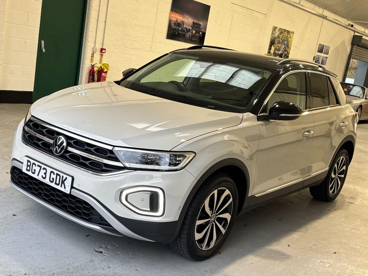 Used Volkswagen T-Roc 2023 for sale - 76484869: Photo 31