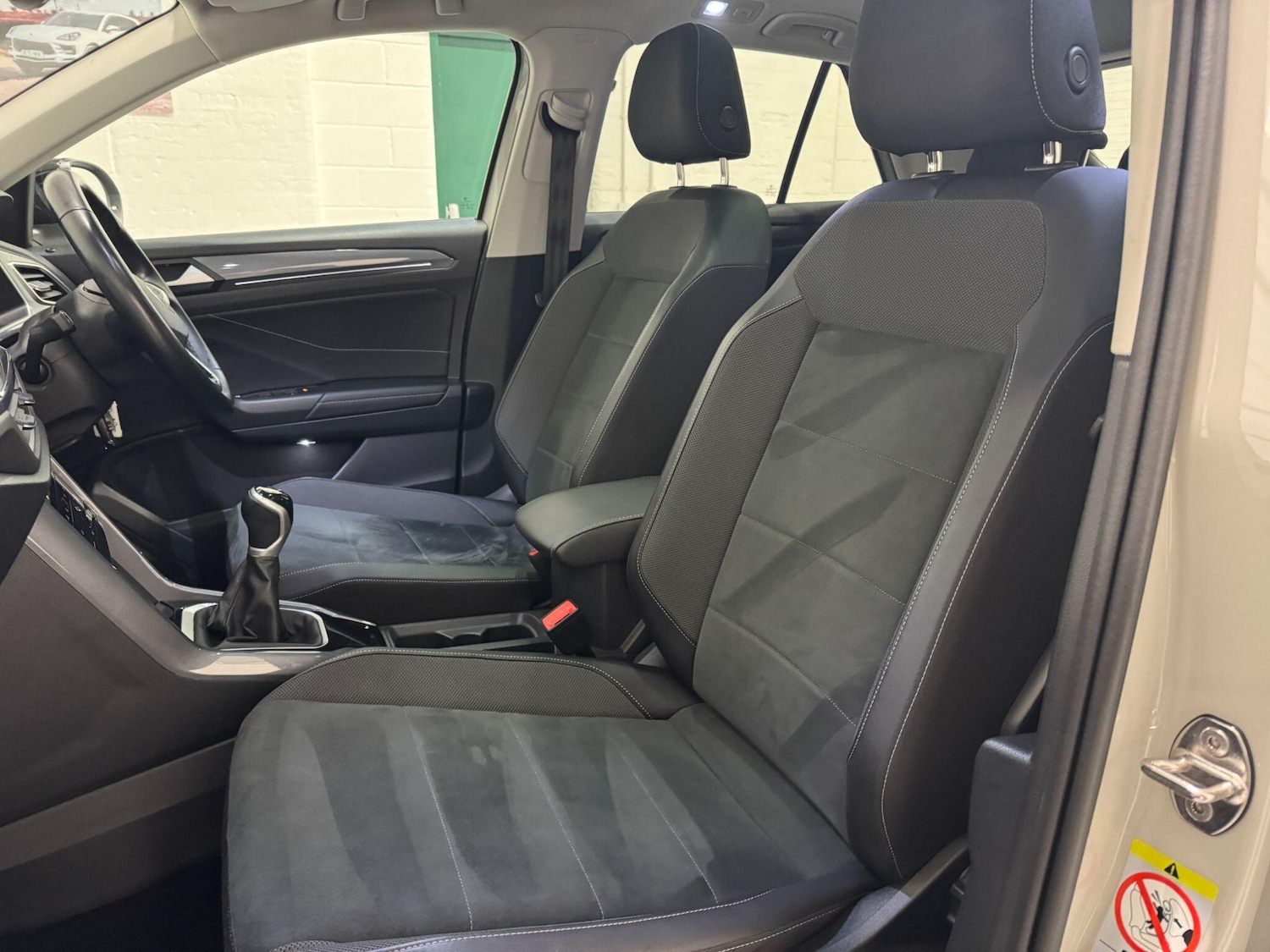 Used Volkswagen T-Roc 2023 for sale - 76484869: Photo 34