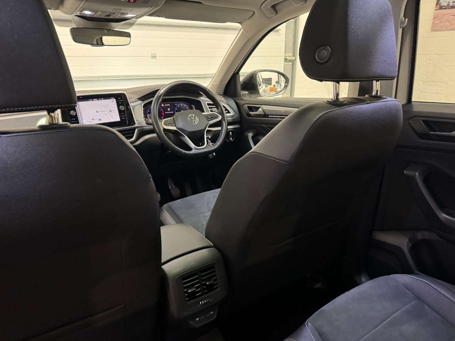 Used Volkswagen T-Roc 2023 for sale - 76484869: Photo 38