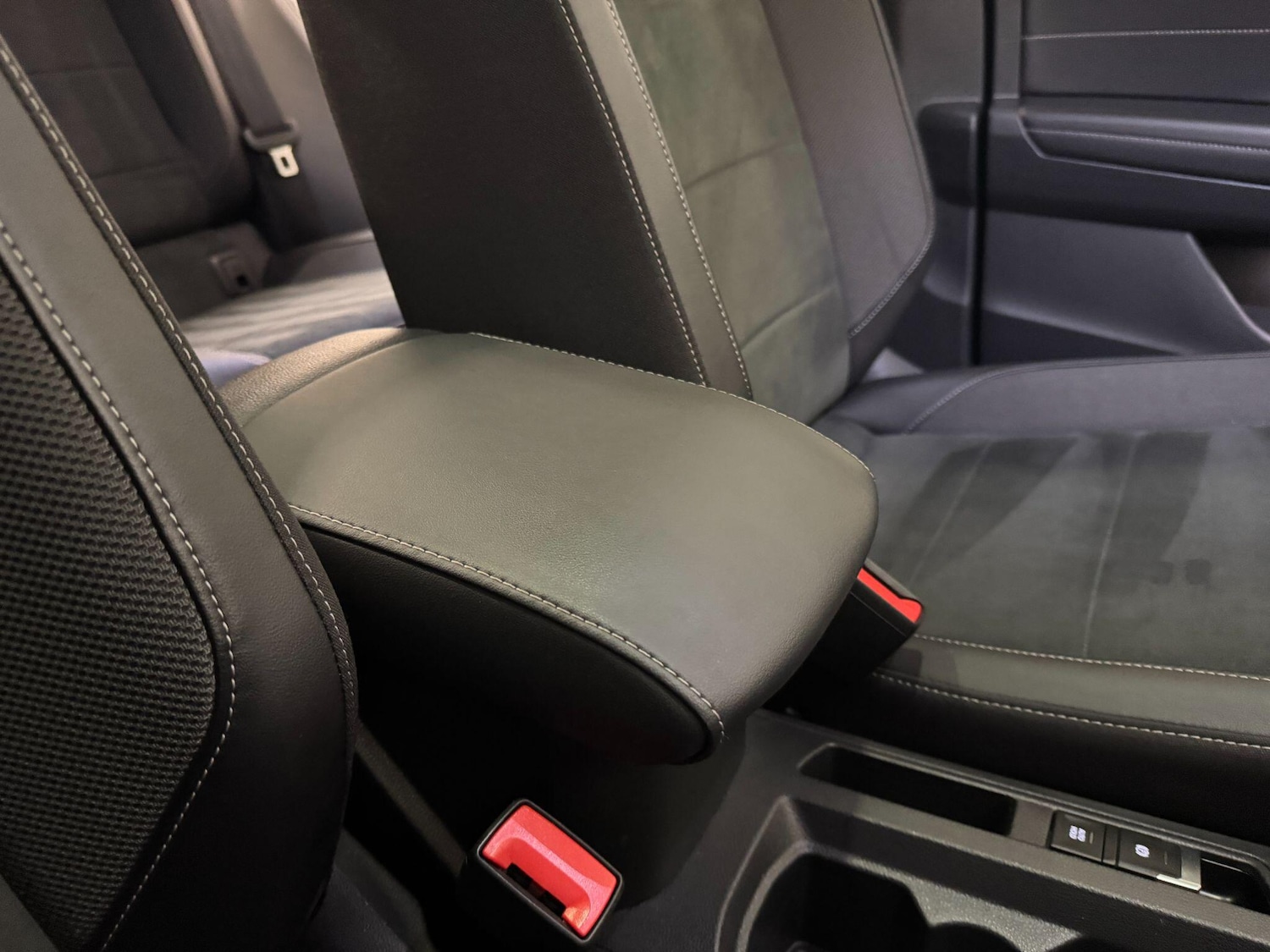 Used Volkswagen T-Roc 2023 for sale - 76484869: Photo 41